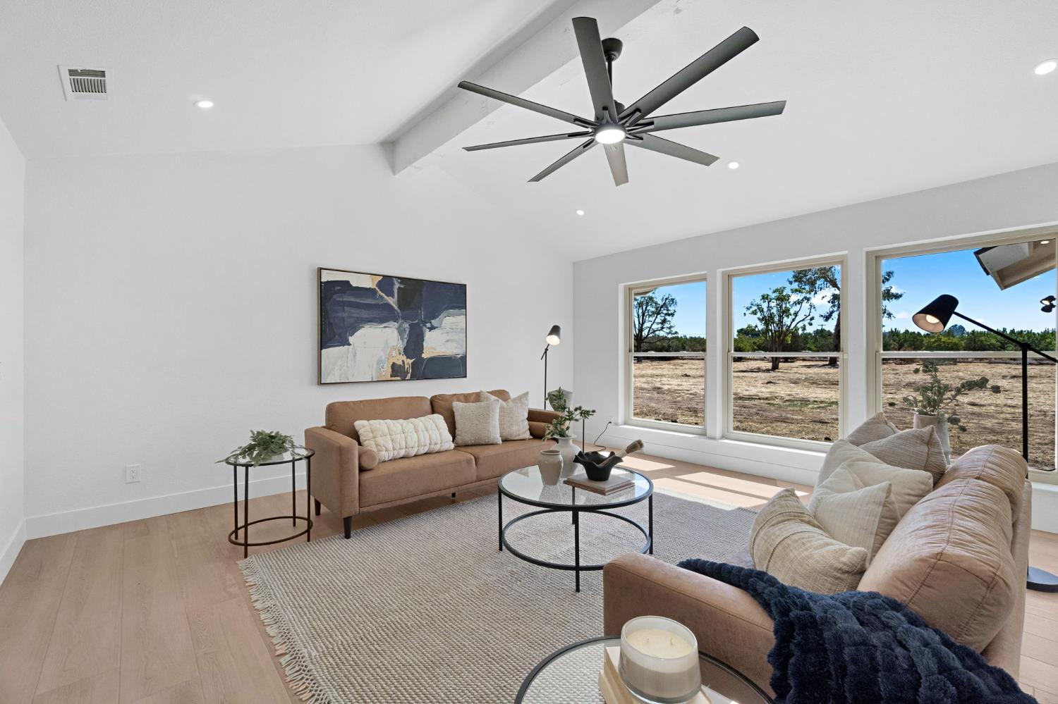1470 N Locan Ave, Fresno, CA 93737