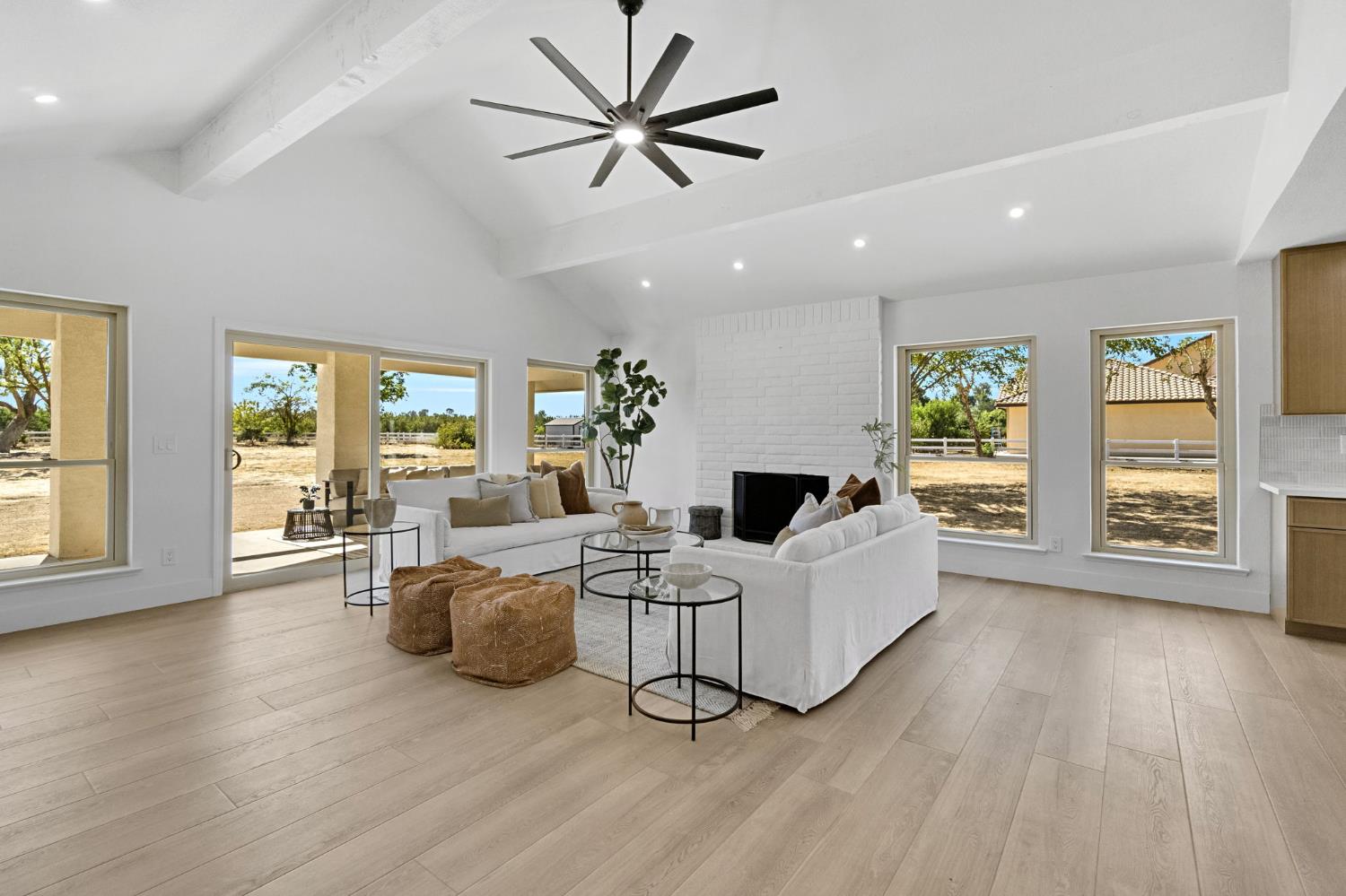 1470 N Locan Ave, Fresno, CA 93737