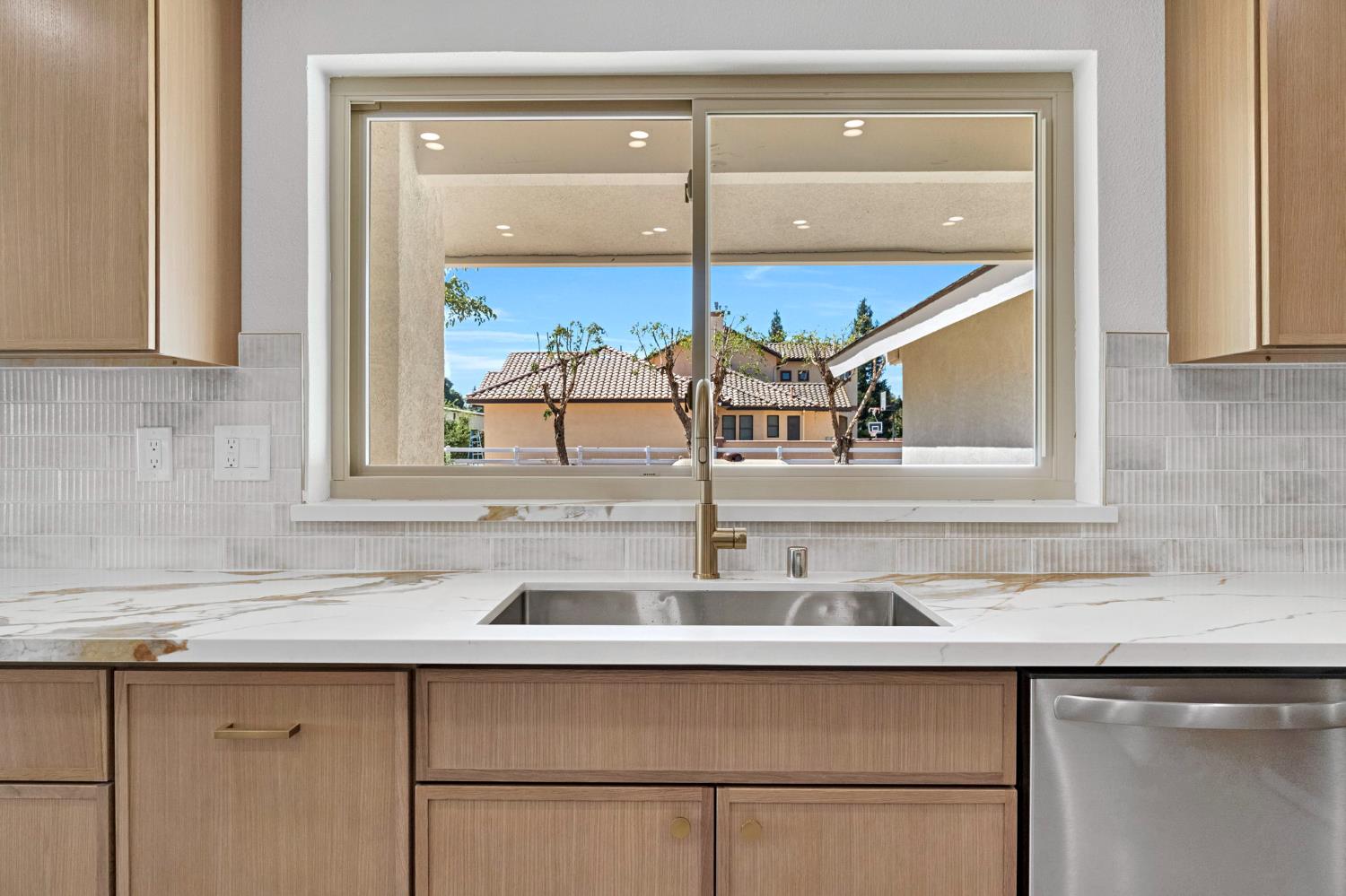 1470 N Locan Ave, Fresno, CA 93737