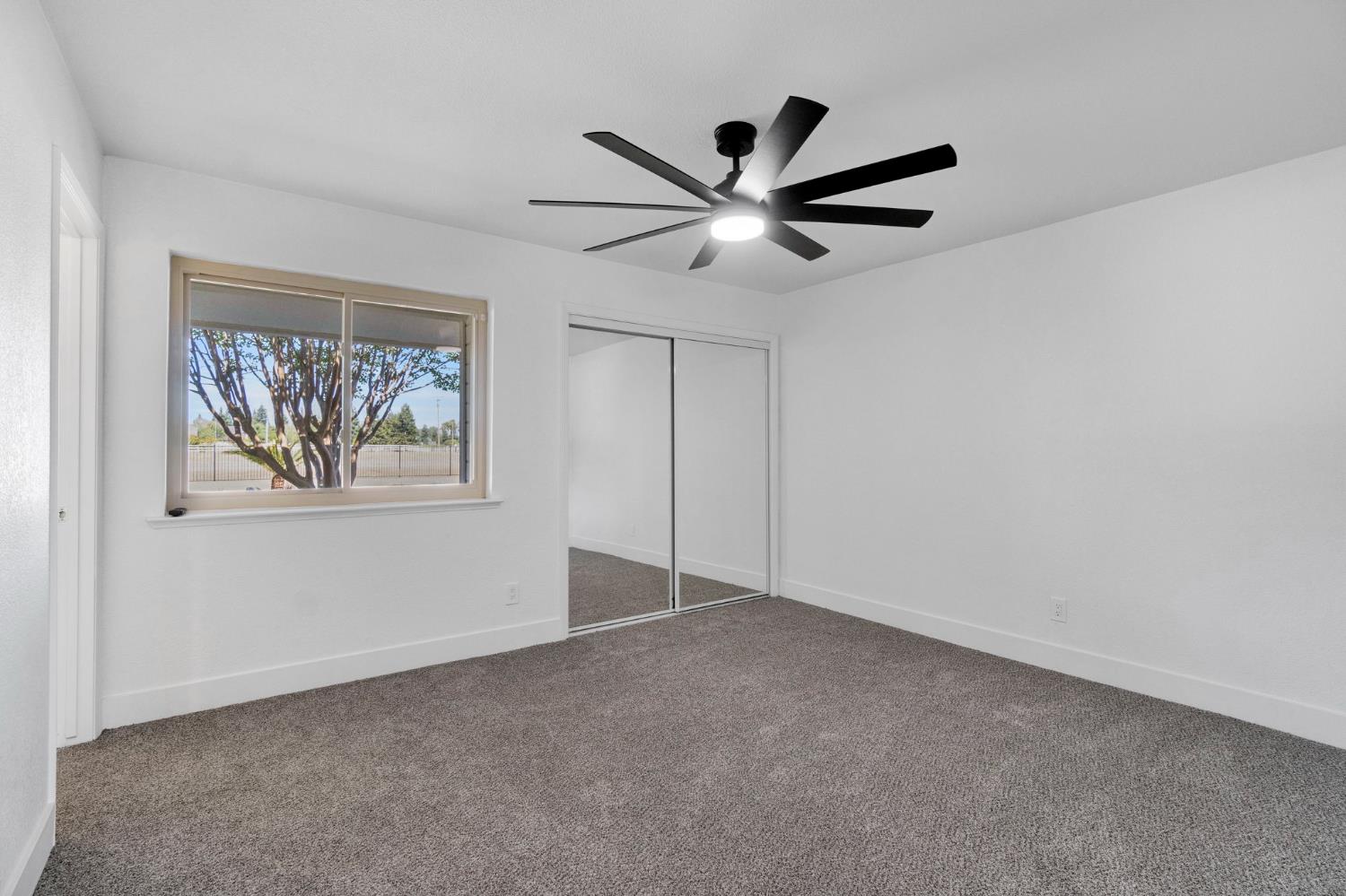 1470 N Locan Ave, Fresno, CA 93737