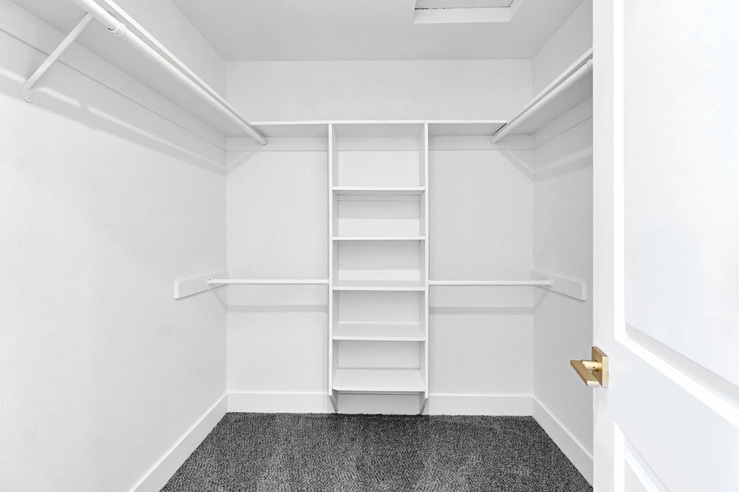 1470 N Locan Ave, Fresno, CA 93737