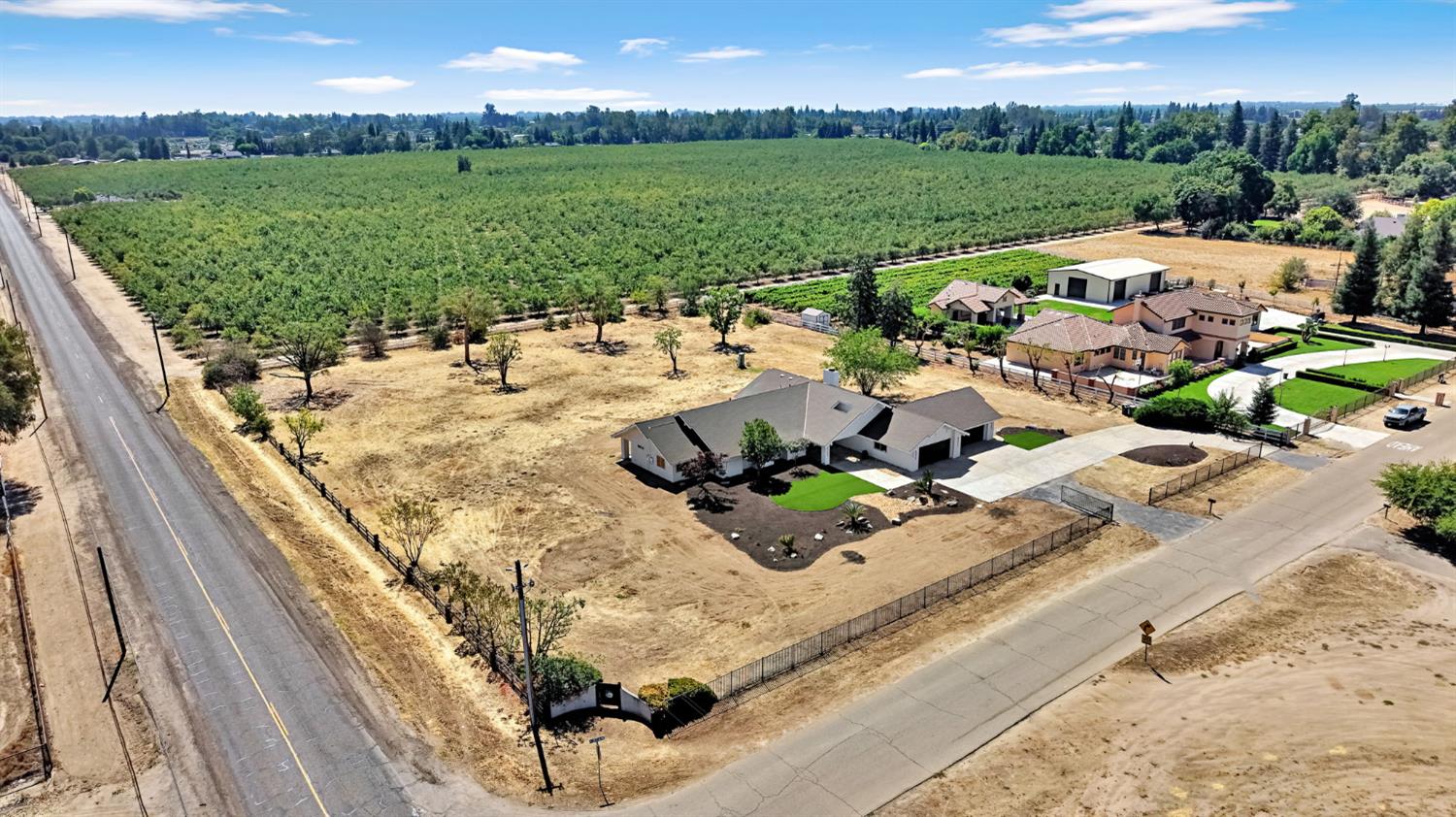 1470 N Locan Ave, Fresno, CA 93737