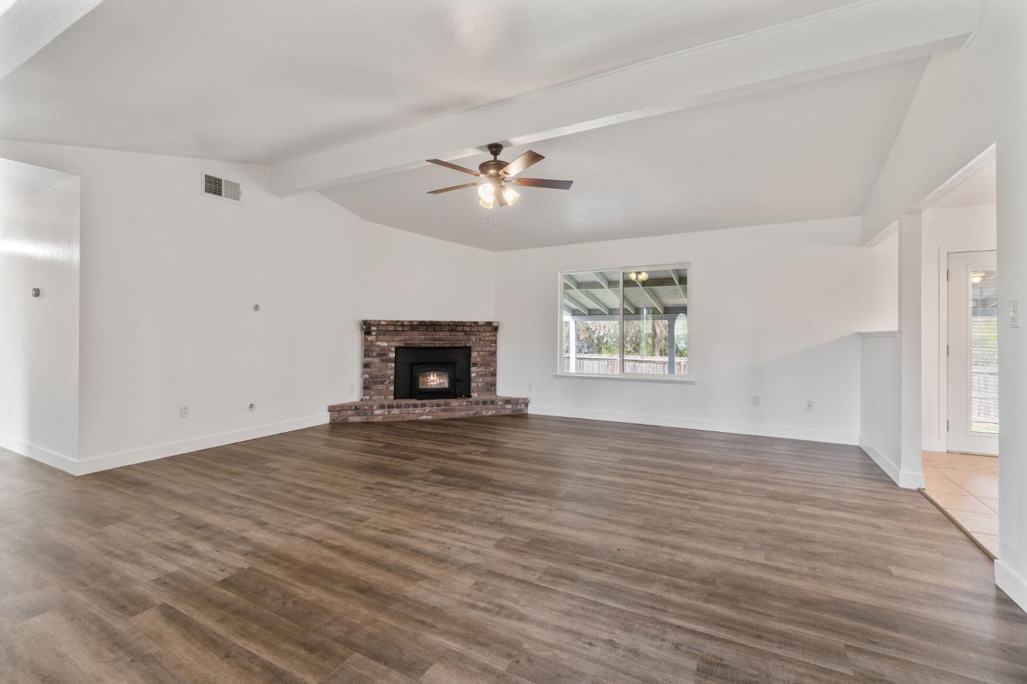 17646 Lane Dr, Madera, CA 93638
