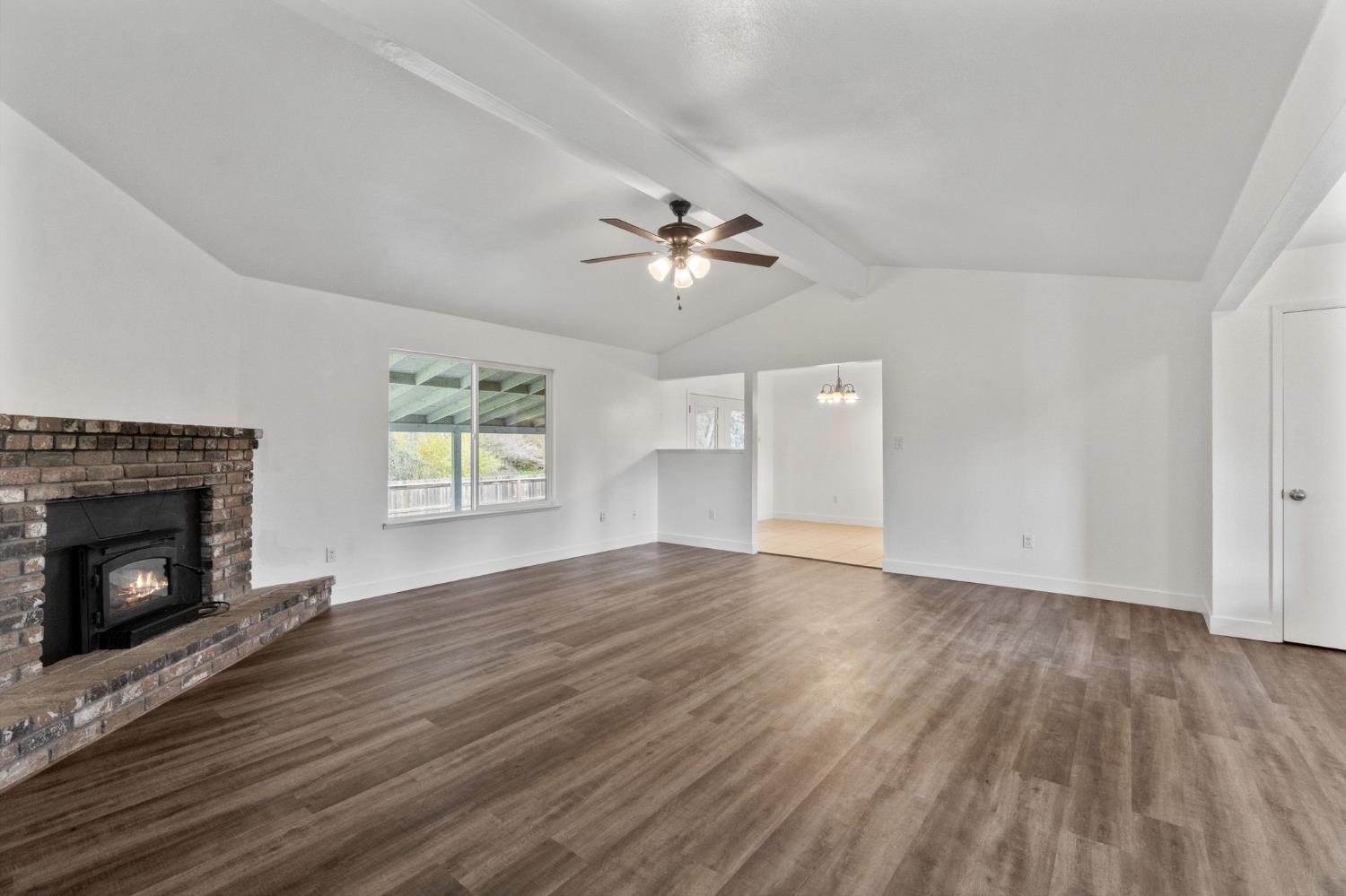 17646 Lane Dr, Madera, CA 93638