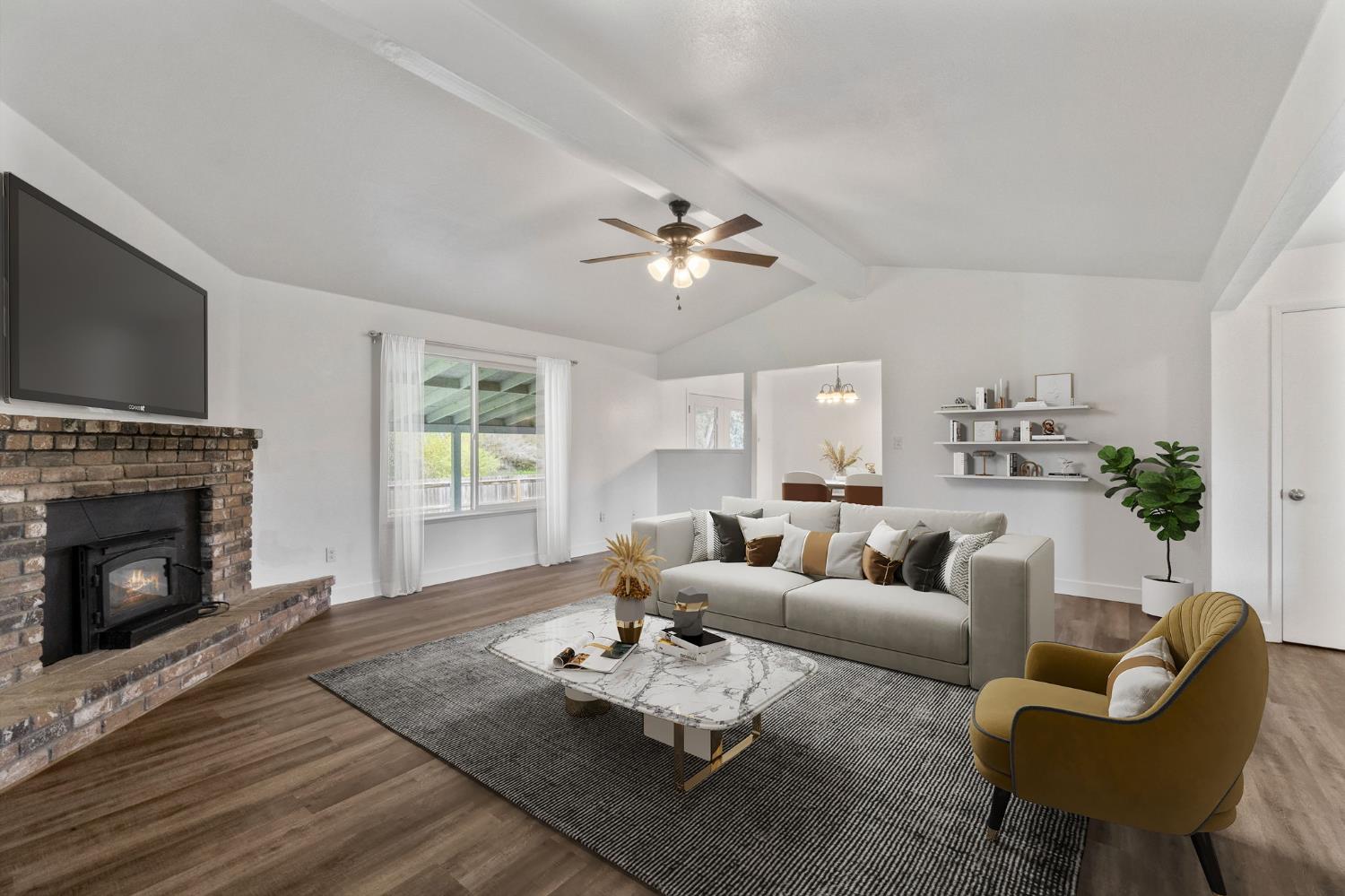 17646 Lane Dr, Madera, CA 93638