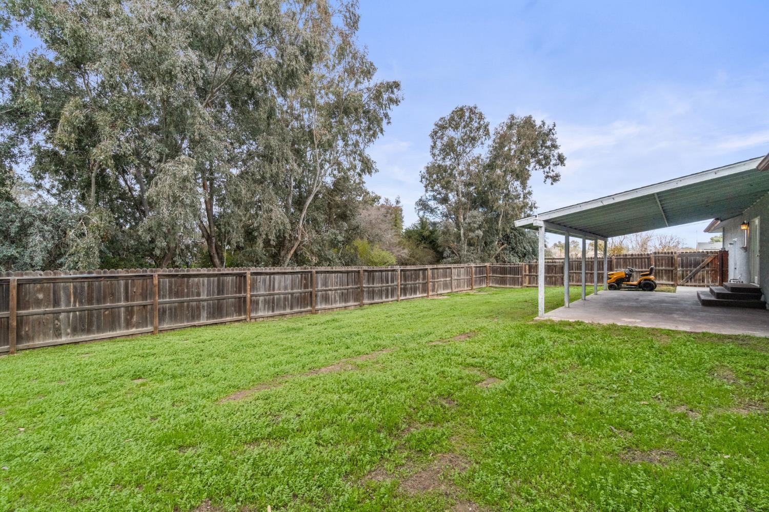 17646 Lane Dr, Madera, CA 93638