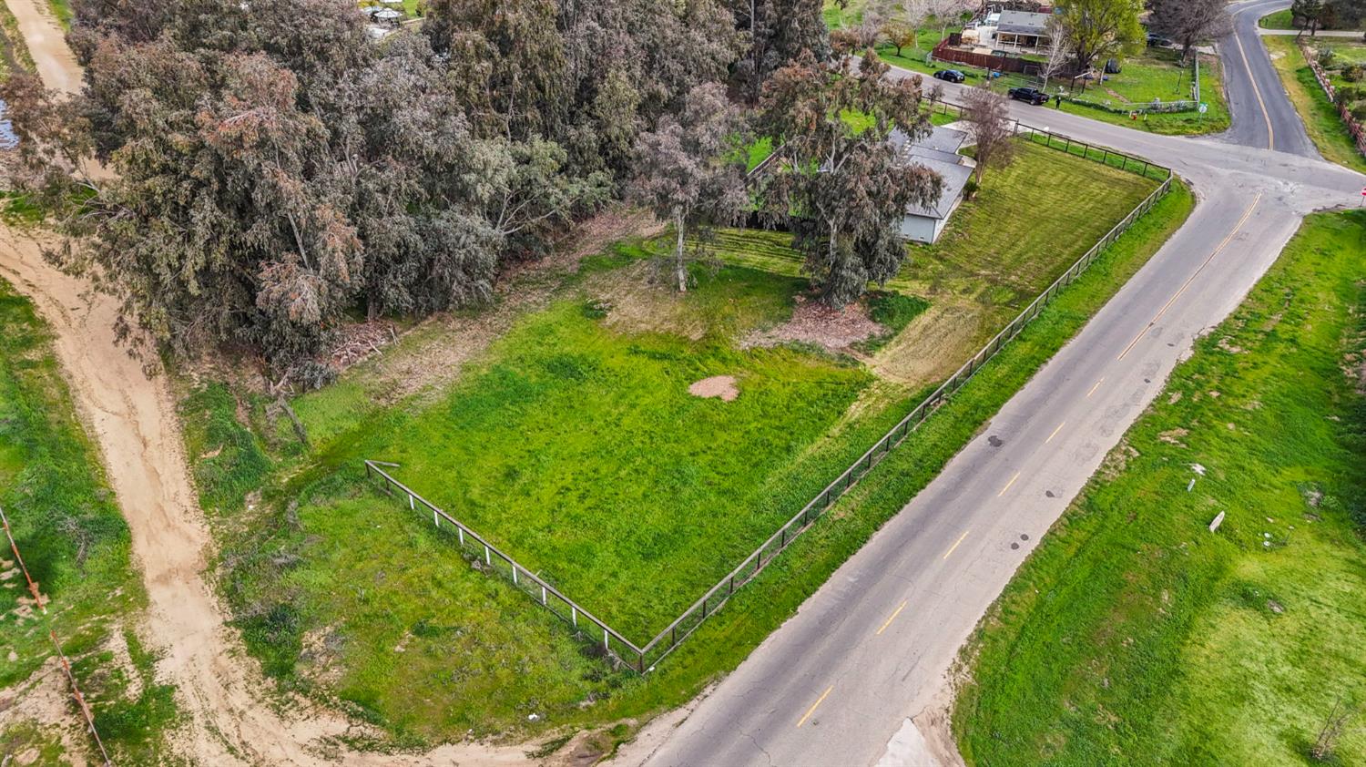17646 Lane Dr, Madera, CA 93638