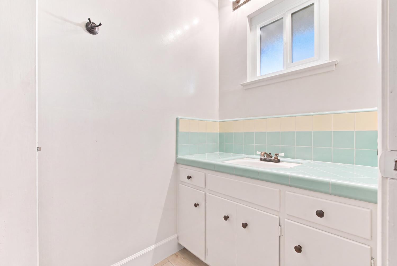 601 Williams Ave, Madera, CA 93637