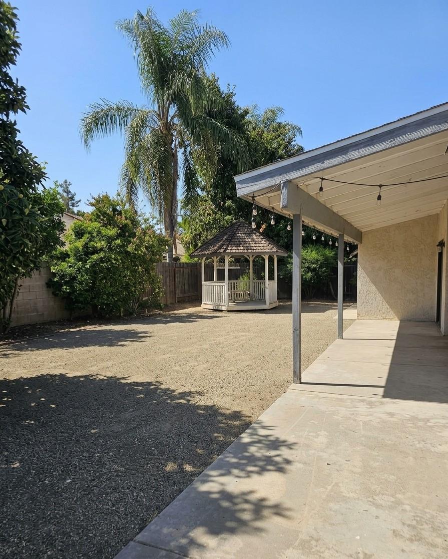 6415 N Adoline Ave, Fresno, CA 93711