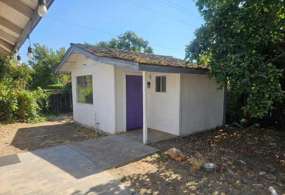 6415 N Adoline Ave, Fresno, CA 93711