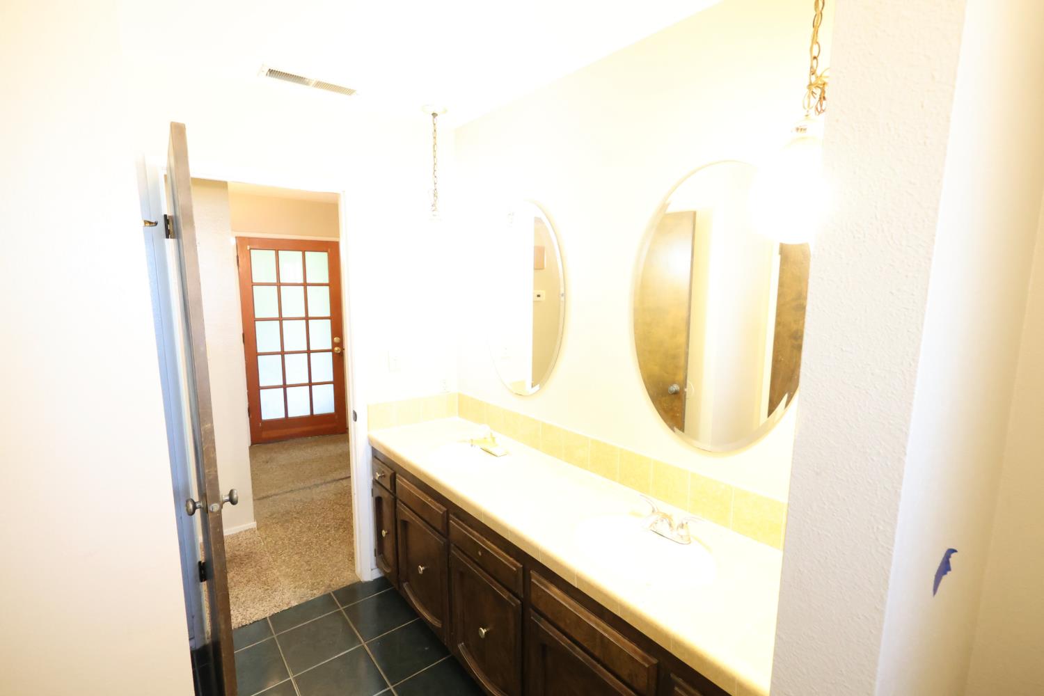 1058 Pierce Dr, Clovis, CA 93612
