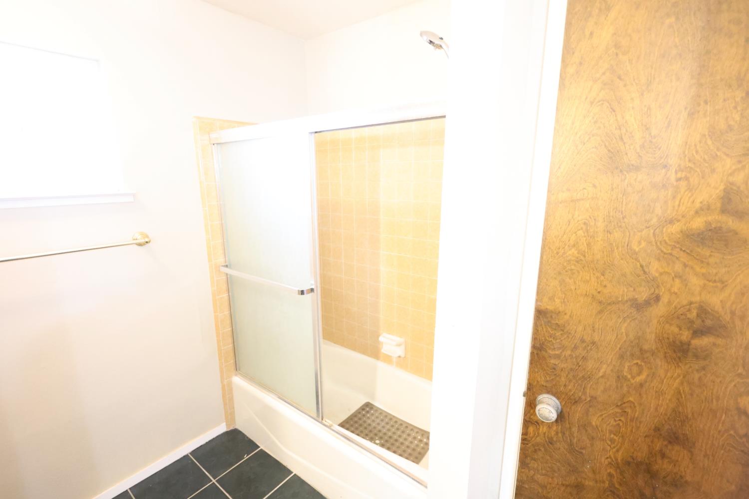 1058 Pierce Dr, Clovis, CA 93612