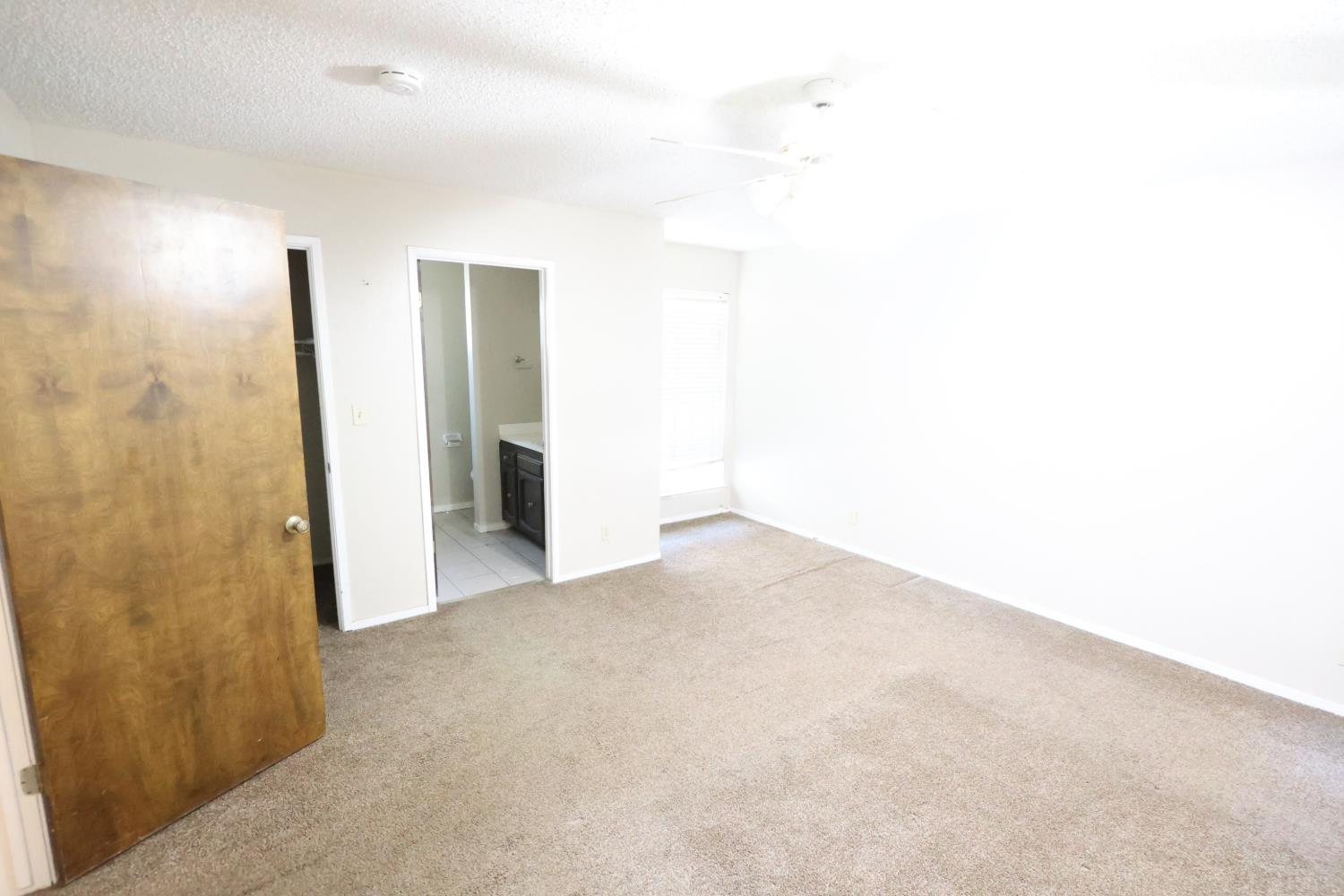 1058 Pierce Dr, Clovis, CA 93612