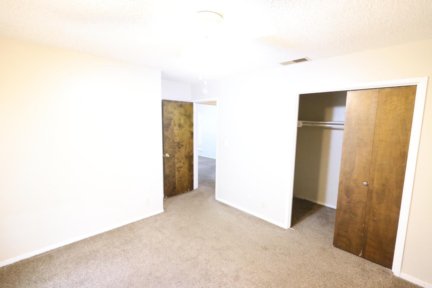 1058 Pierce Dr, Clovis, CA 93612