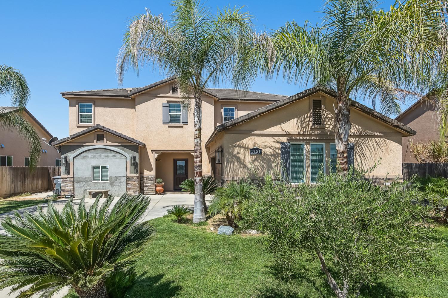1751 Mitchell St, Selma, CA 93662