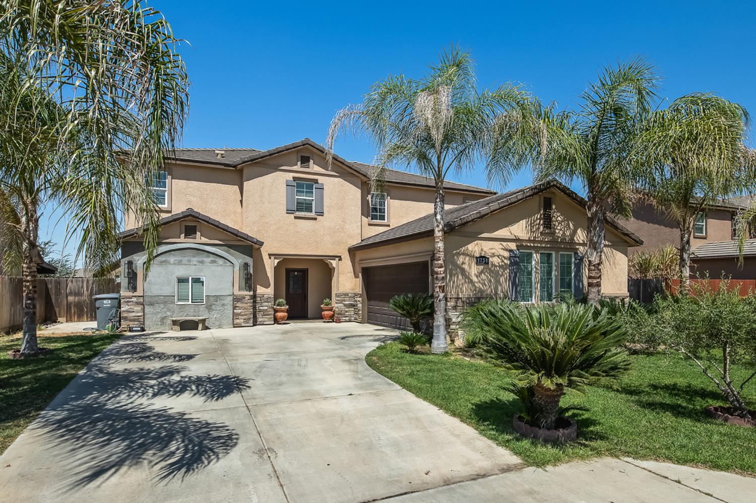 1751 Mitchell St, Selma, CA 93662