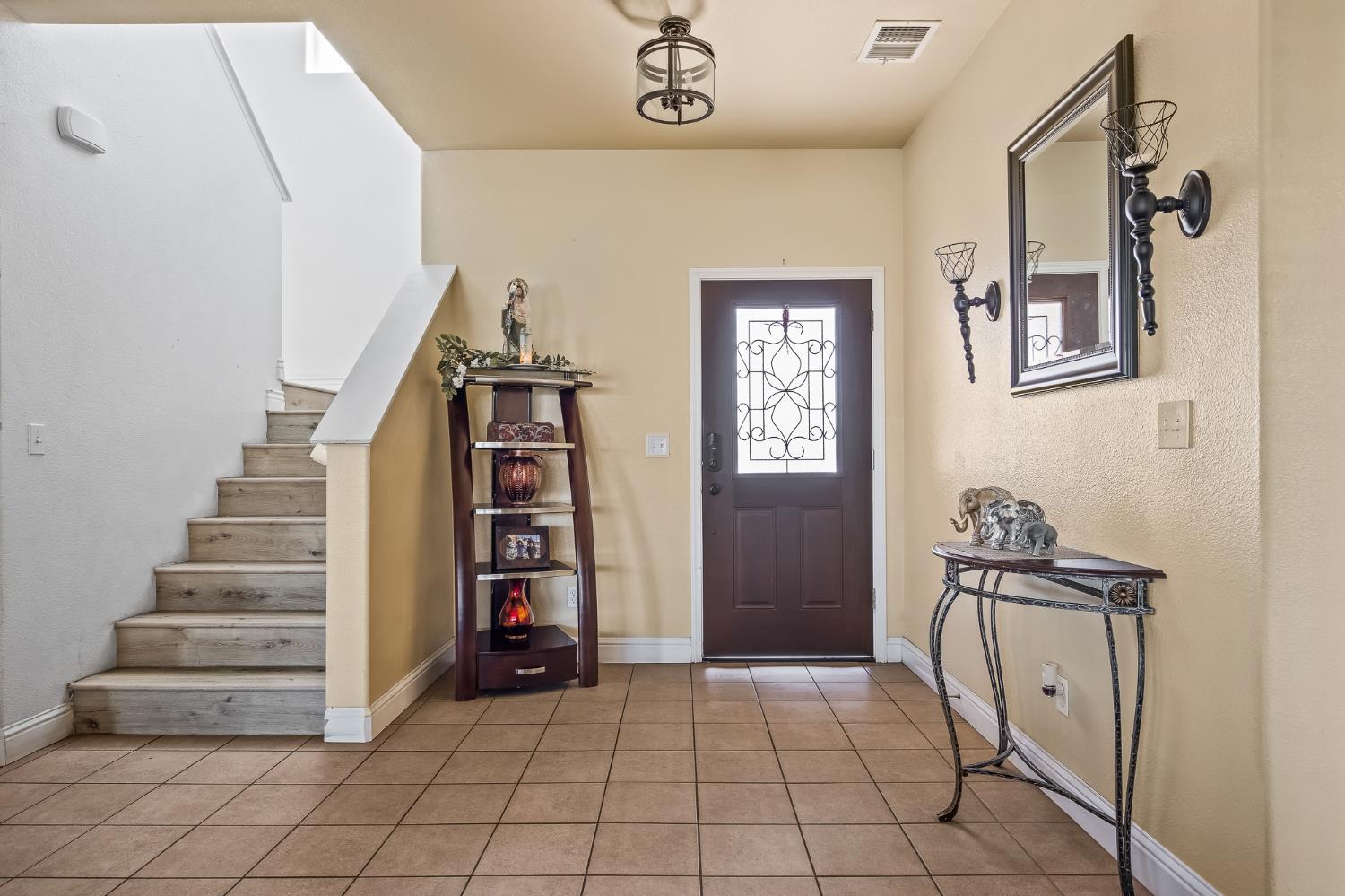 1751 Mitchell St, Selma, CA 93662