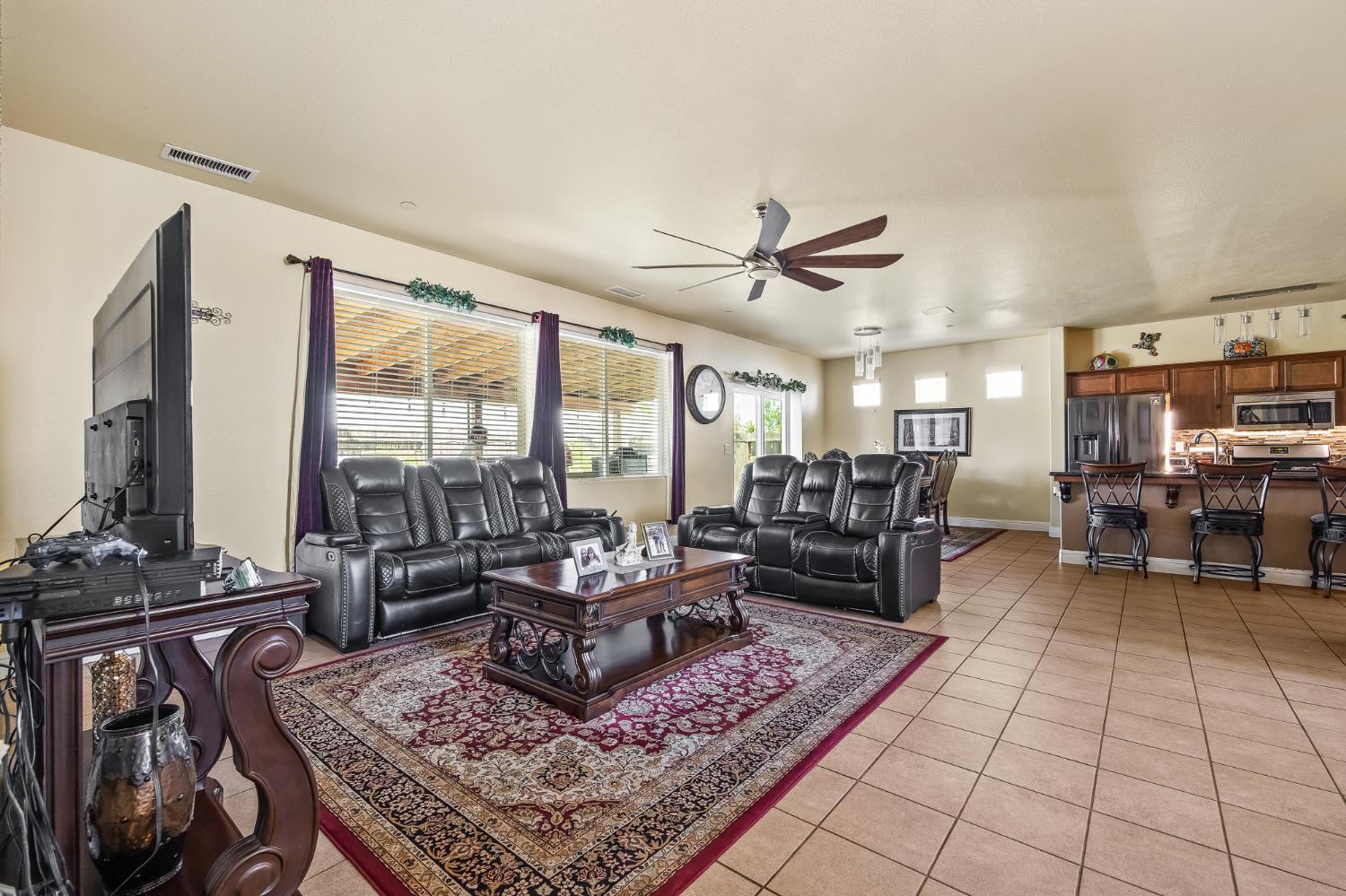 1751 Mitchell St, Selma, CA 93662