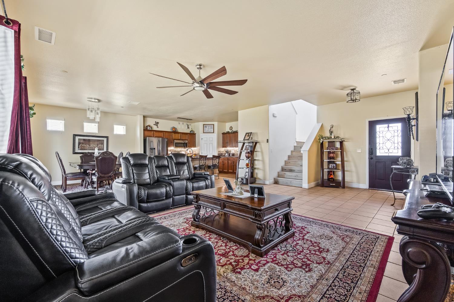 1751 Mitchell St, Selma, CA 93662
