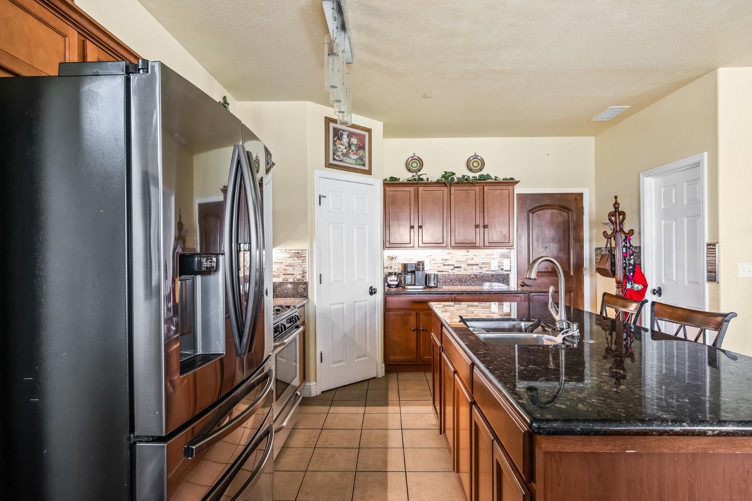 1751 Mitchell St, Selma, CA 93662