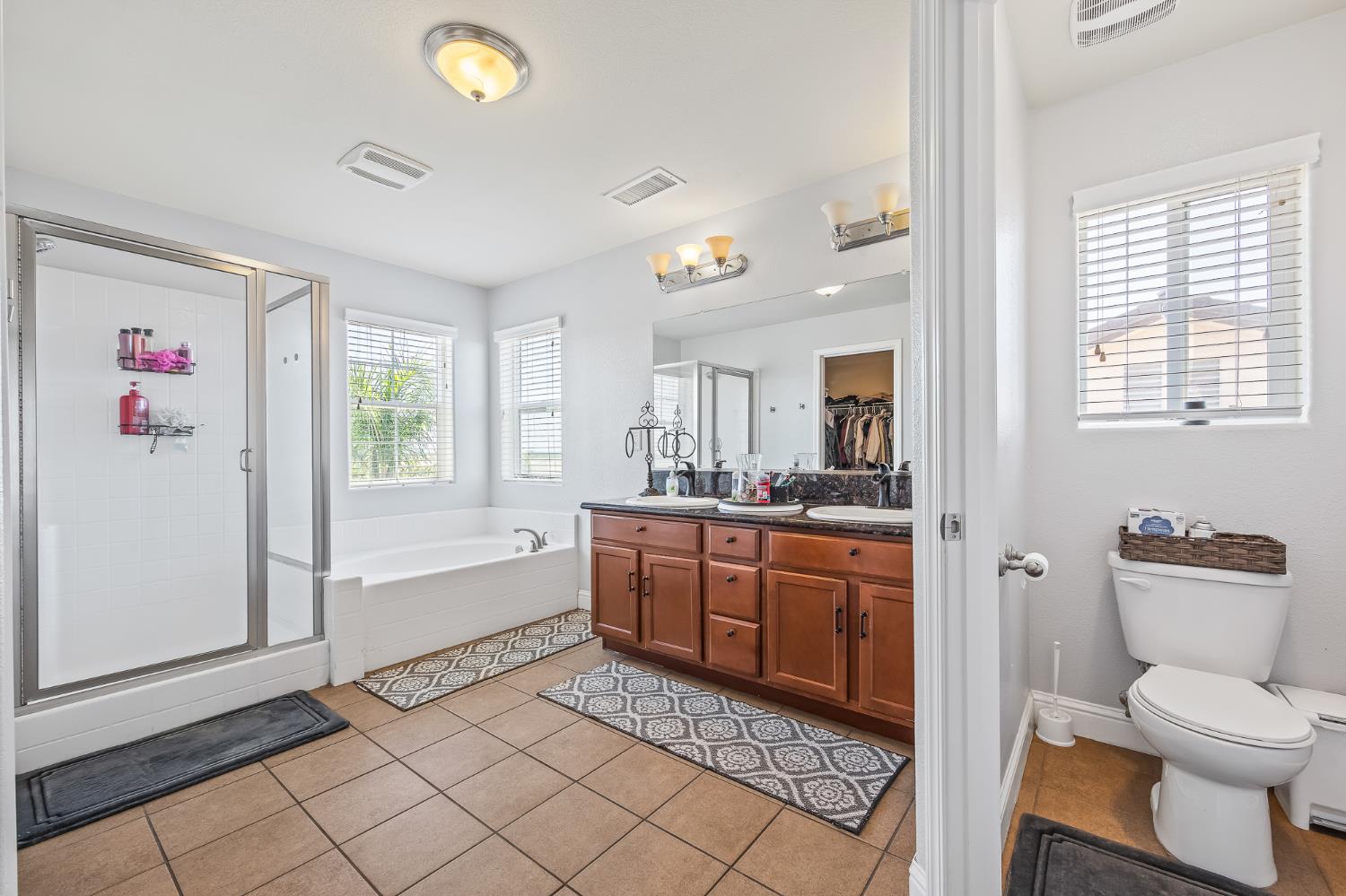 1751 Mitchell St, Selma, CA 93662