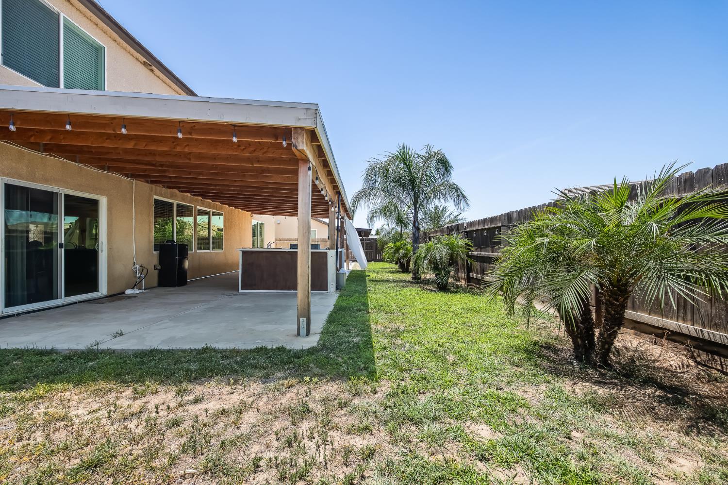 1751 Mitchell St, Selma, CA 93662