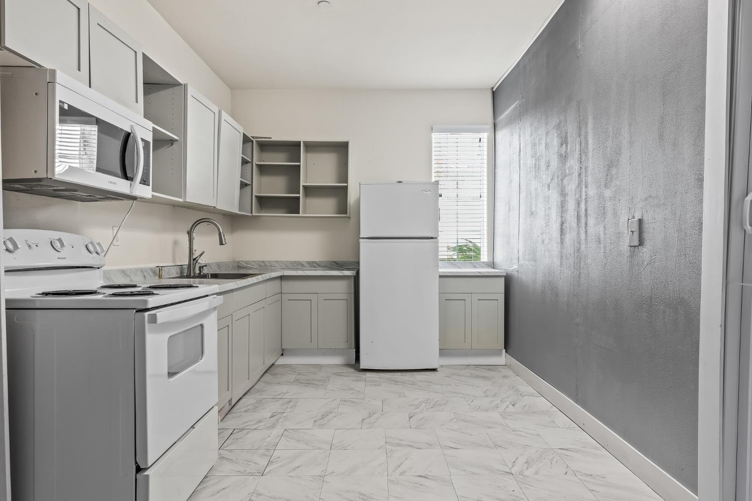 1751 Mitchell St, Selma, CA 93662