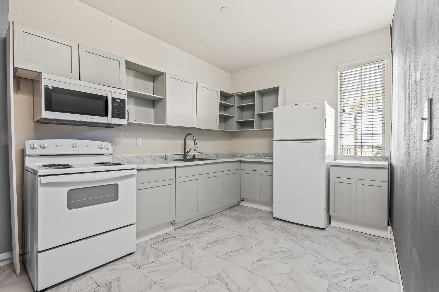1751 Mitchell St, Selma, CA 93662