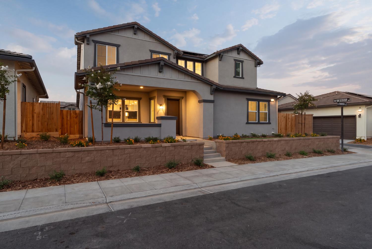 1130 Ponderosa Way W, Madera, CA 93636