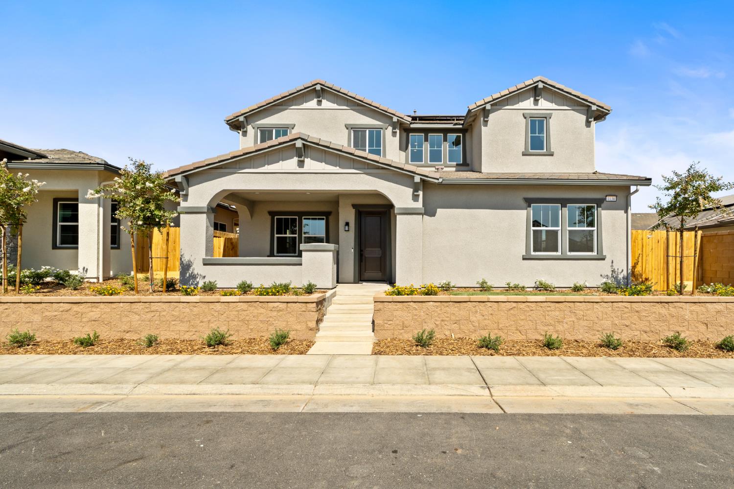 1130 Ponderosa Way W, Madera, CA 93636