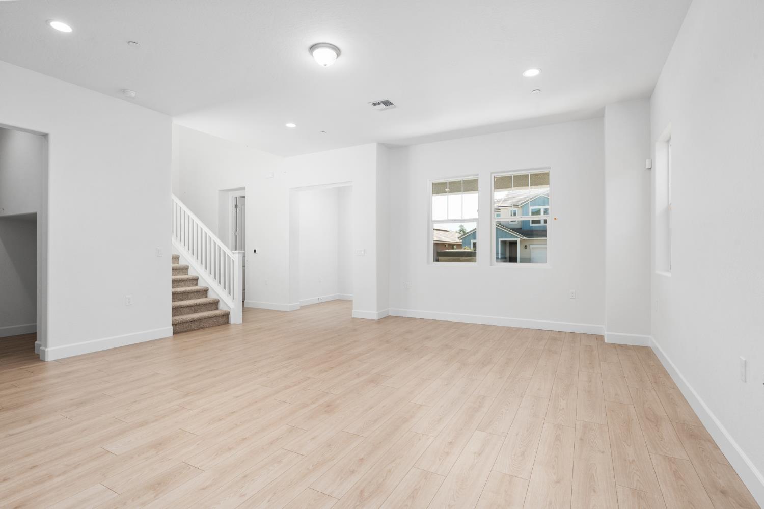 1130 Ponderosa Way W, Madera, CA 93636