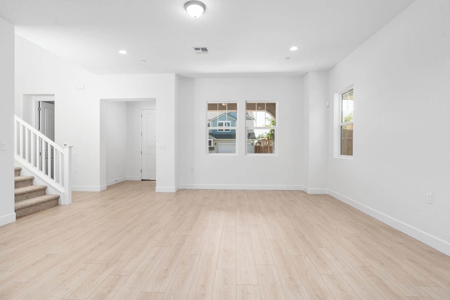 1130 Ponderosa Way W, Madera, CA 93636