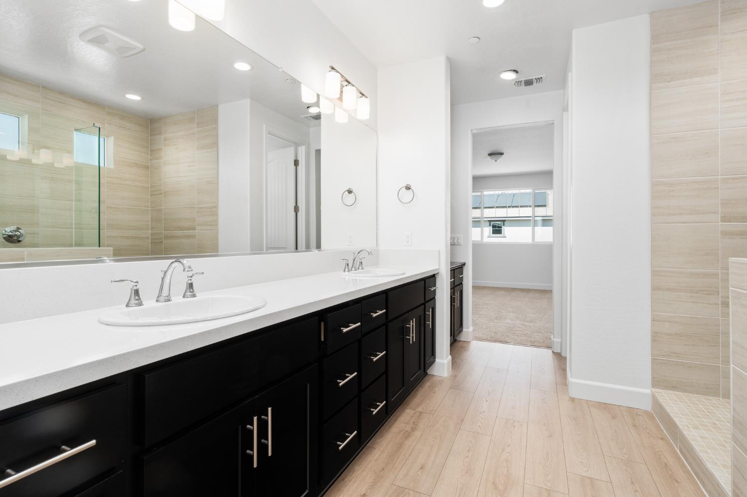 1130 Ponderosa Way W, Madera, CA 93636
