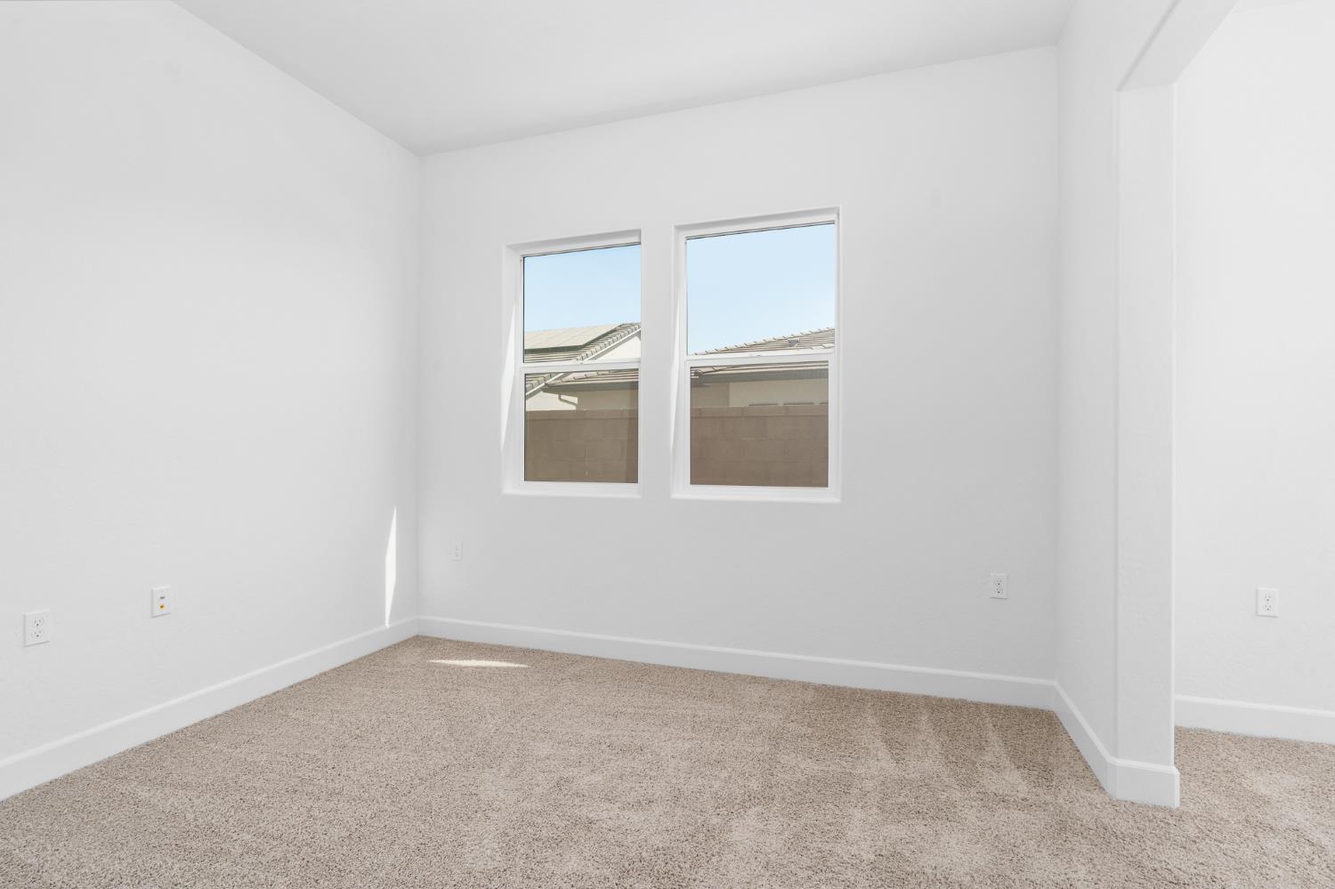 1130 Ponderosa Way W, Madera, CA 93636