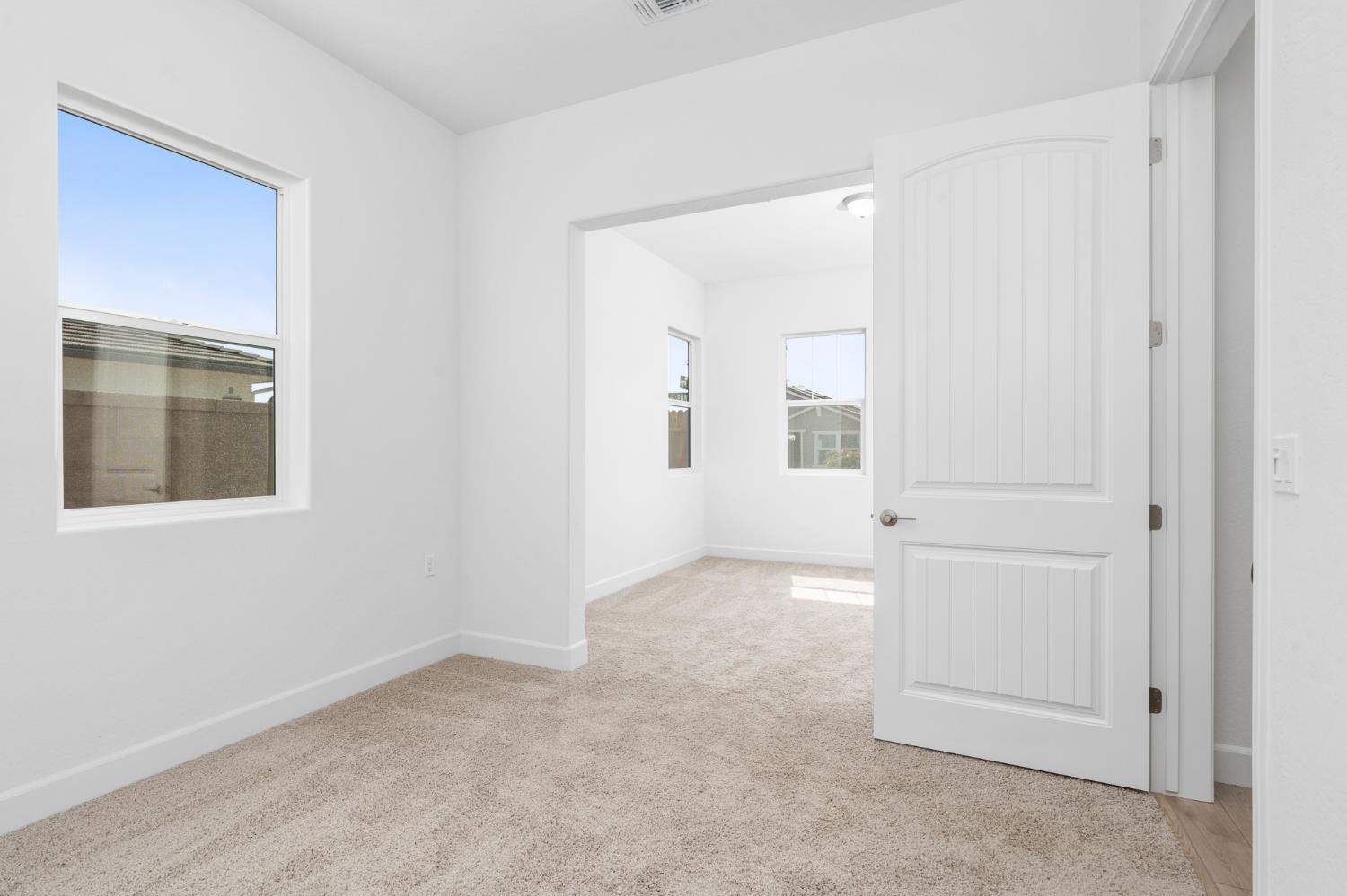1130 Ponderosa Way W, Madera, CA 93636