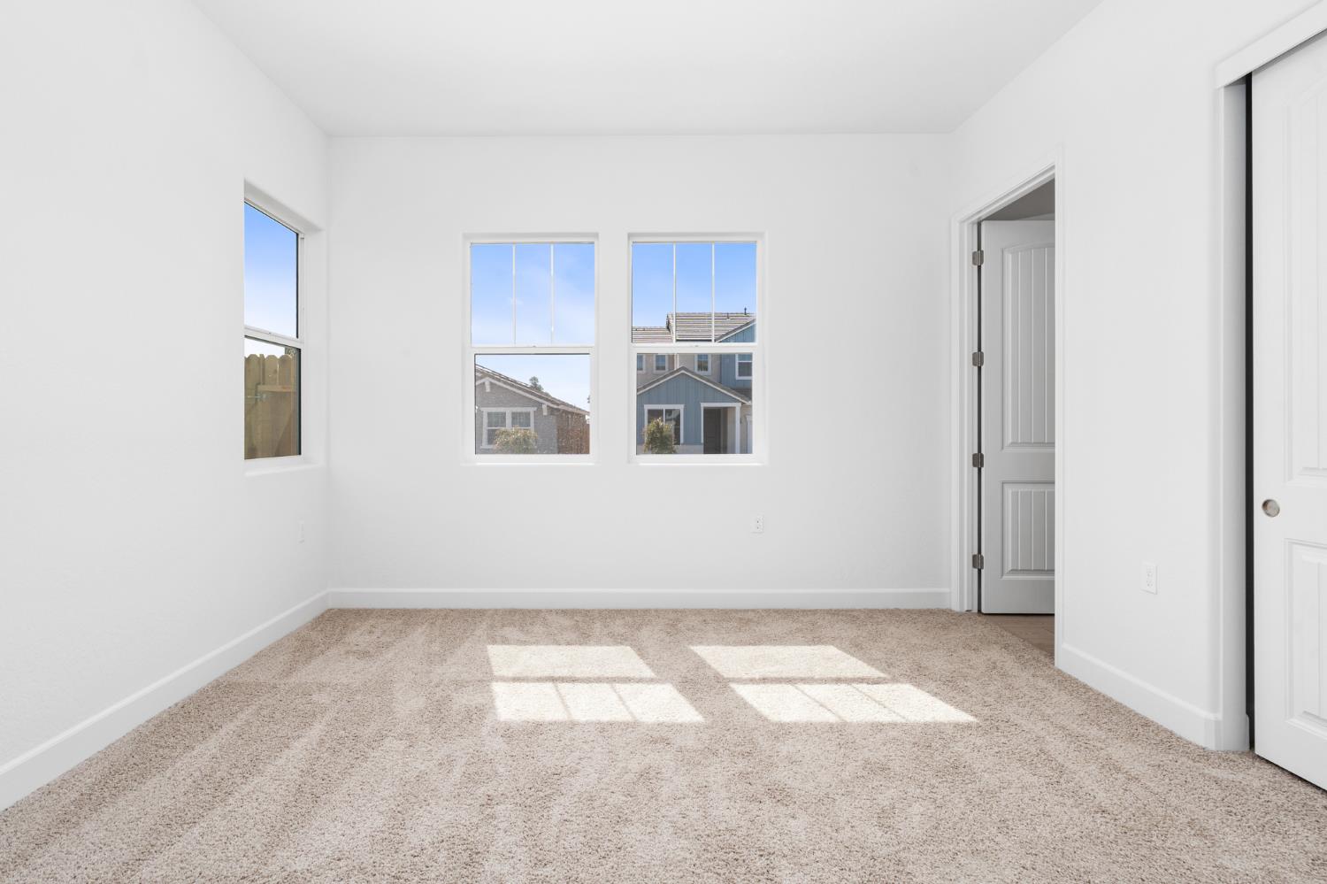 1130 Ponderosa Way W, Madera, CA 93636