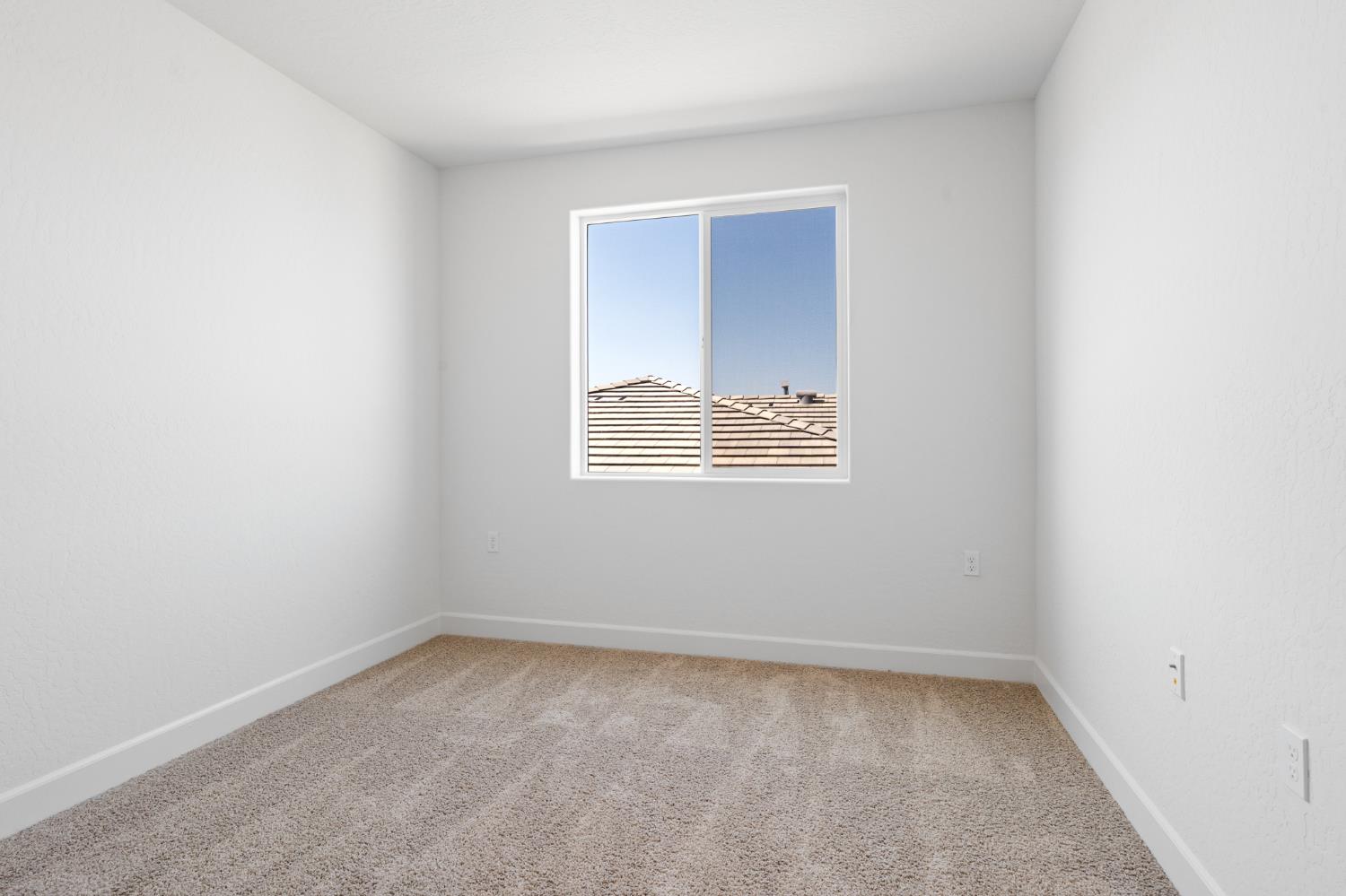 1130 Ponderosa Way W, Madera, CA 93636