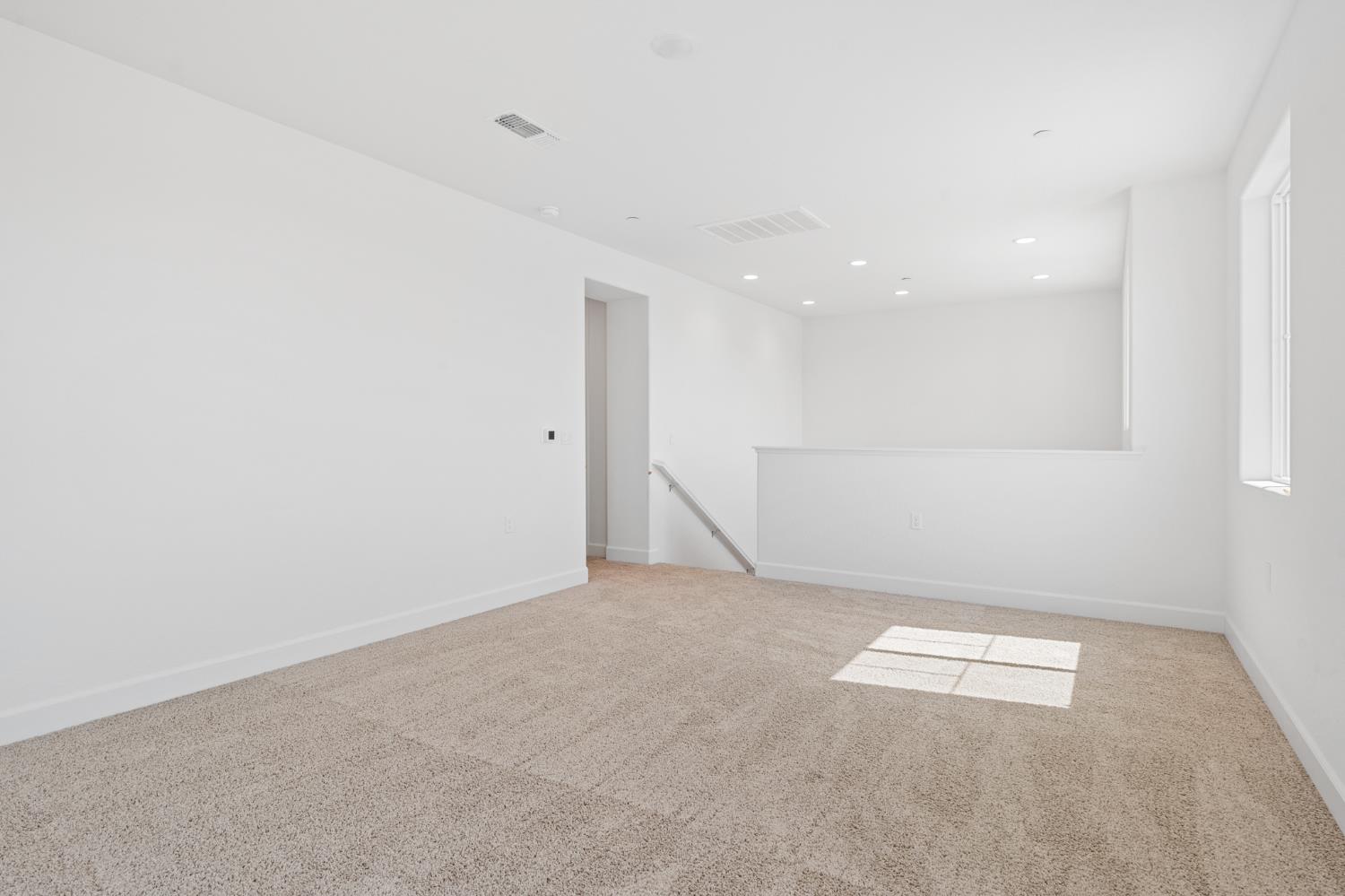 1130 Ponderosa Way W, Madera, CA 93636