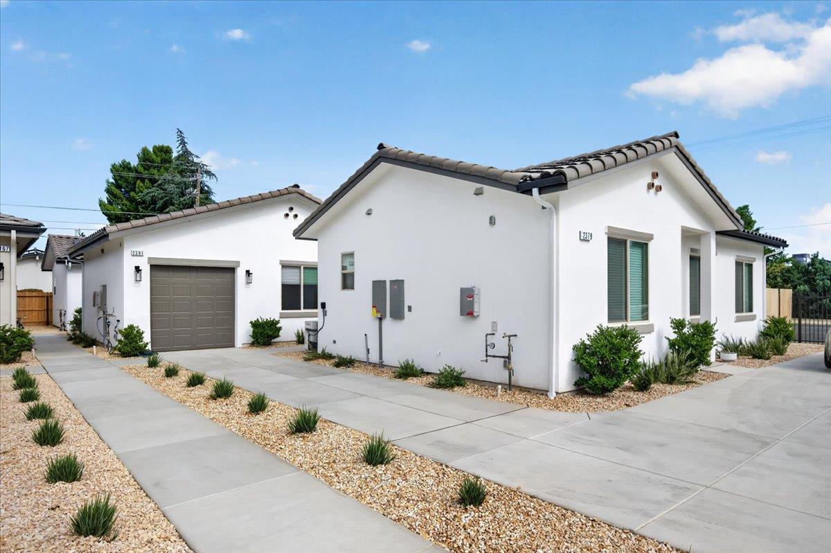 2343 2347 N Arthur, Fresno, CA 93705