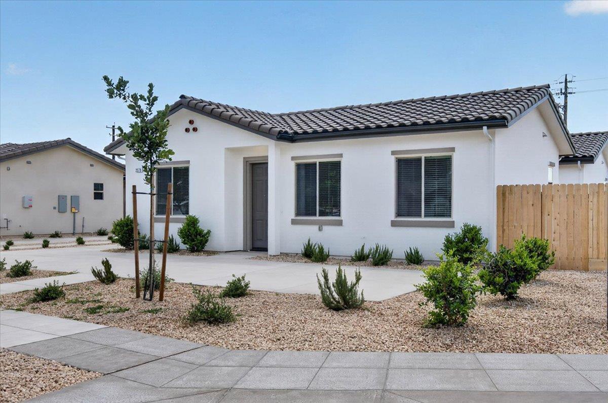 2343 2347 N Arthur, Fresno, CA 93705