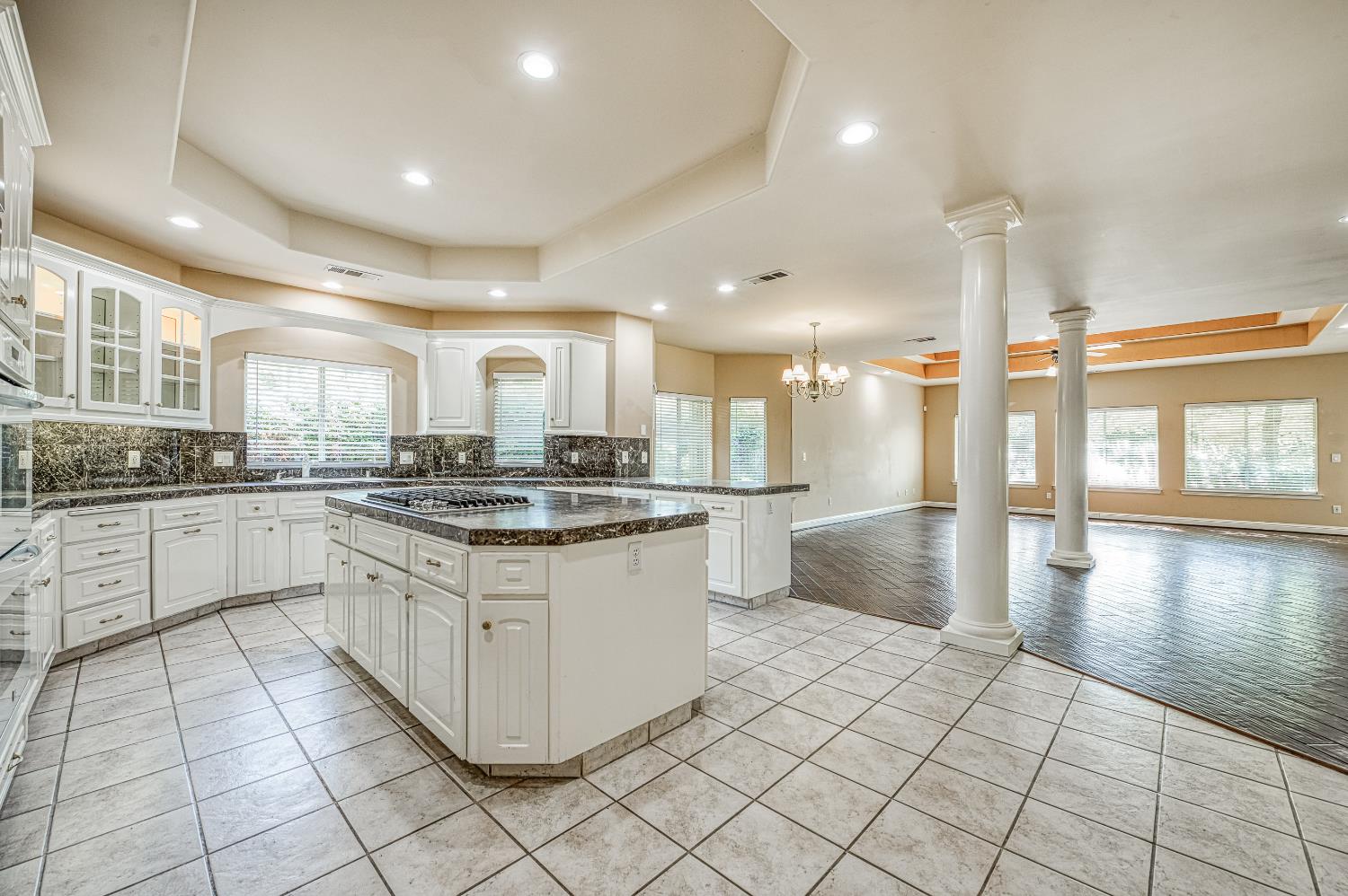 333 W River Ct, Fresno, CA 93711