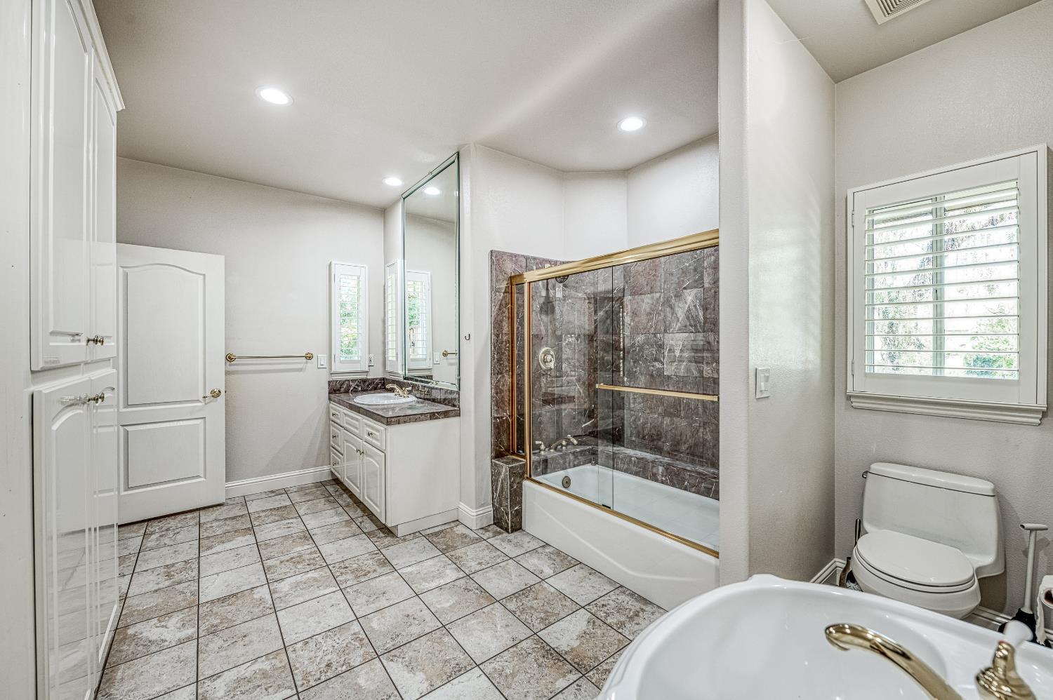 333 W River Ct, Fresno, CA 93711