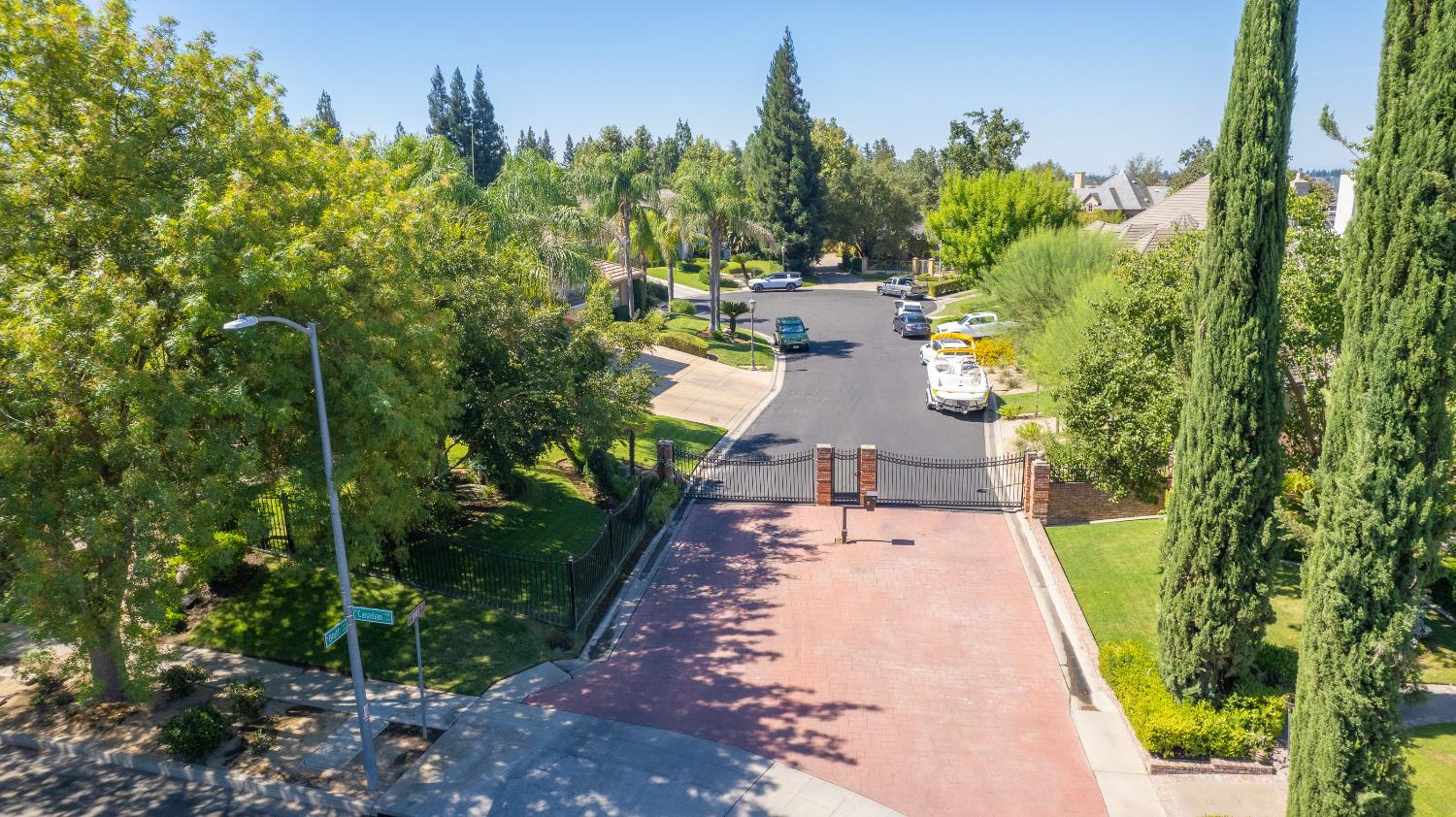 333 W River Ct, Fresno, CA 93711