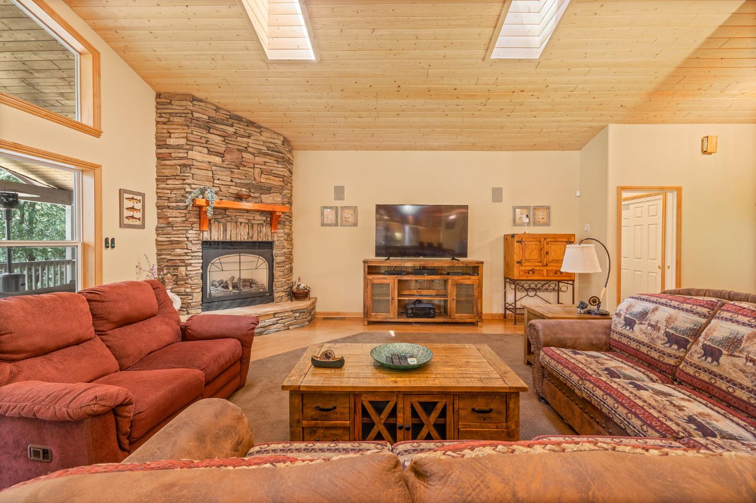 39964 N Cedar Vista Circle, Bass Lake, CA 93604