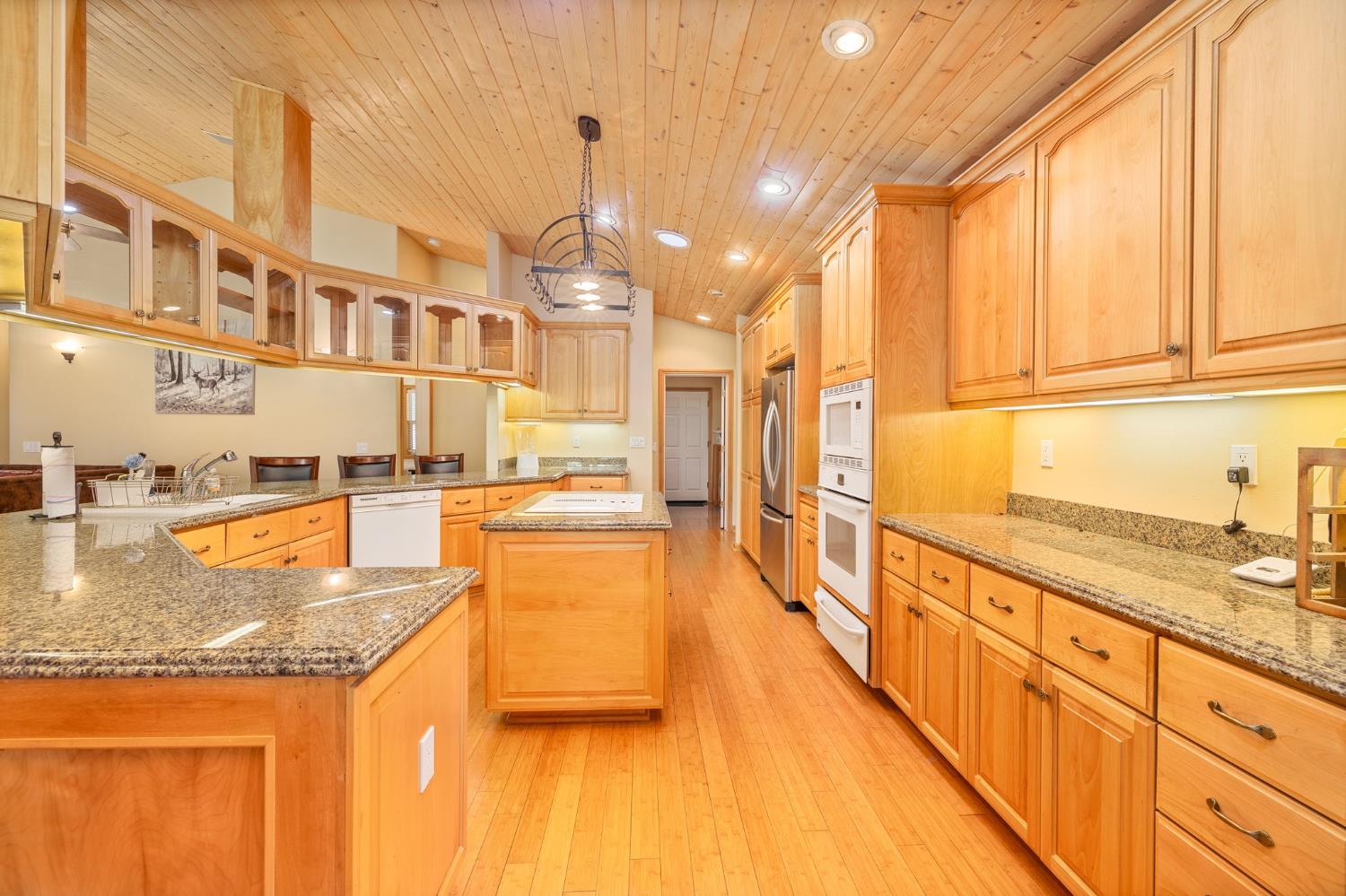 39964 N Cedar Vista Circle, Bass Lake, CA 93604
