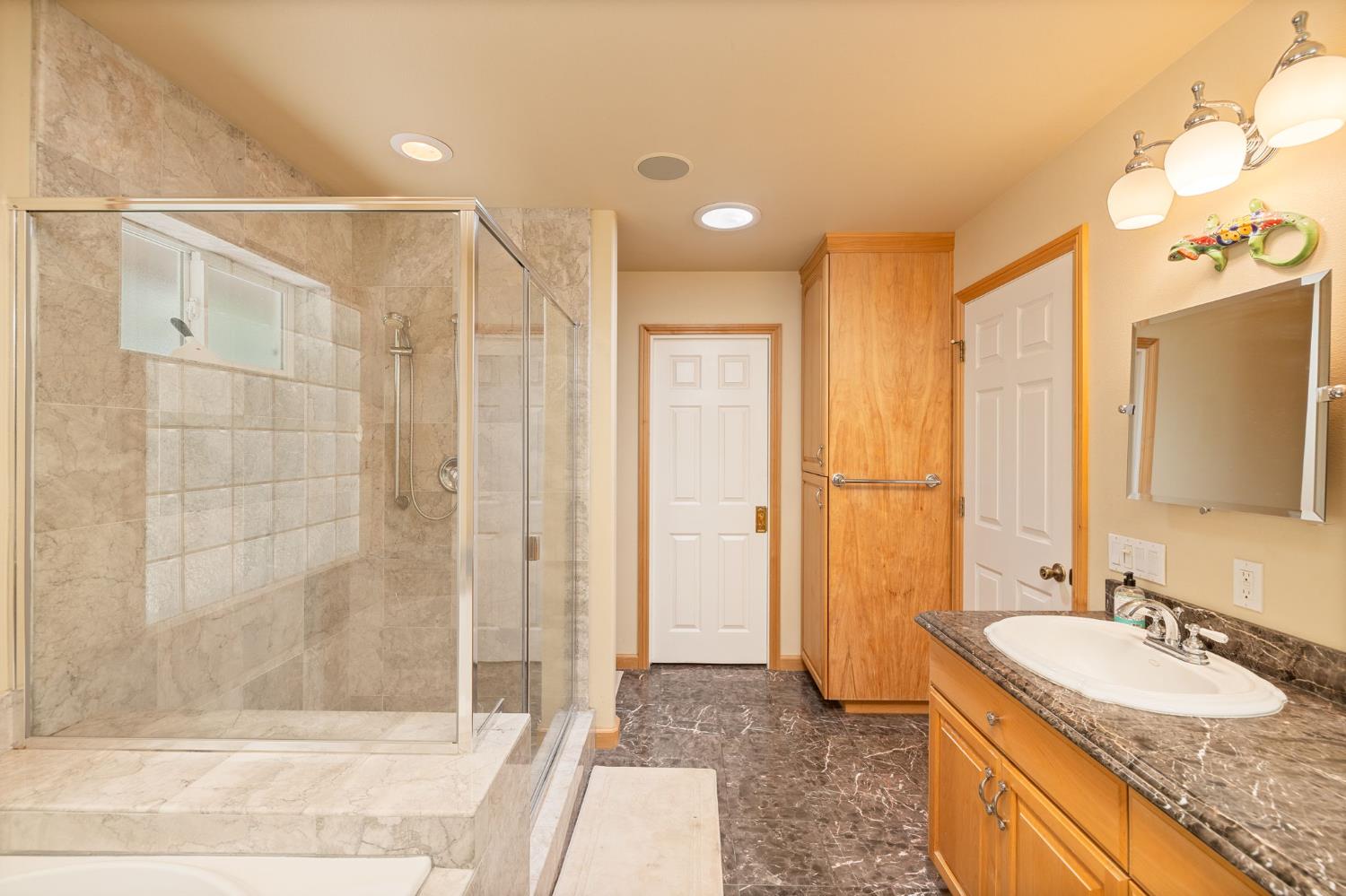 39964 N Cedar Vista Circle, Bass Lake, CA 93604