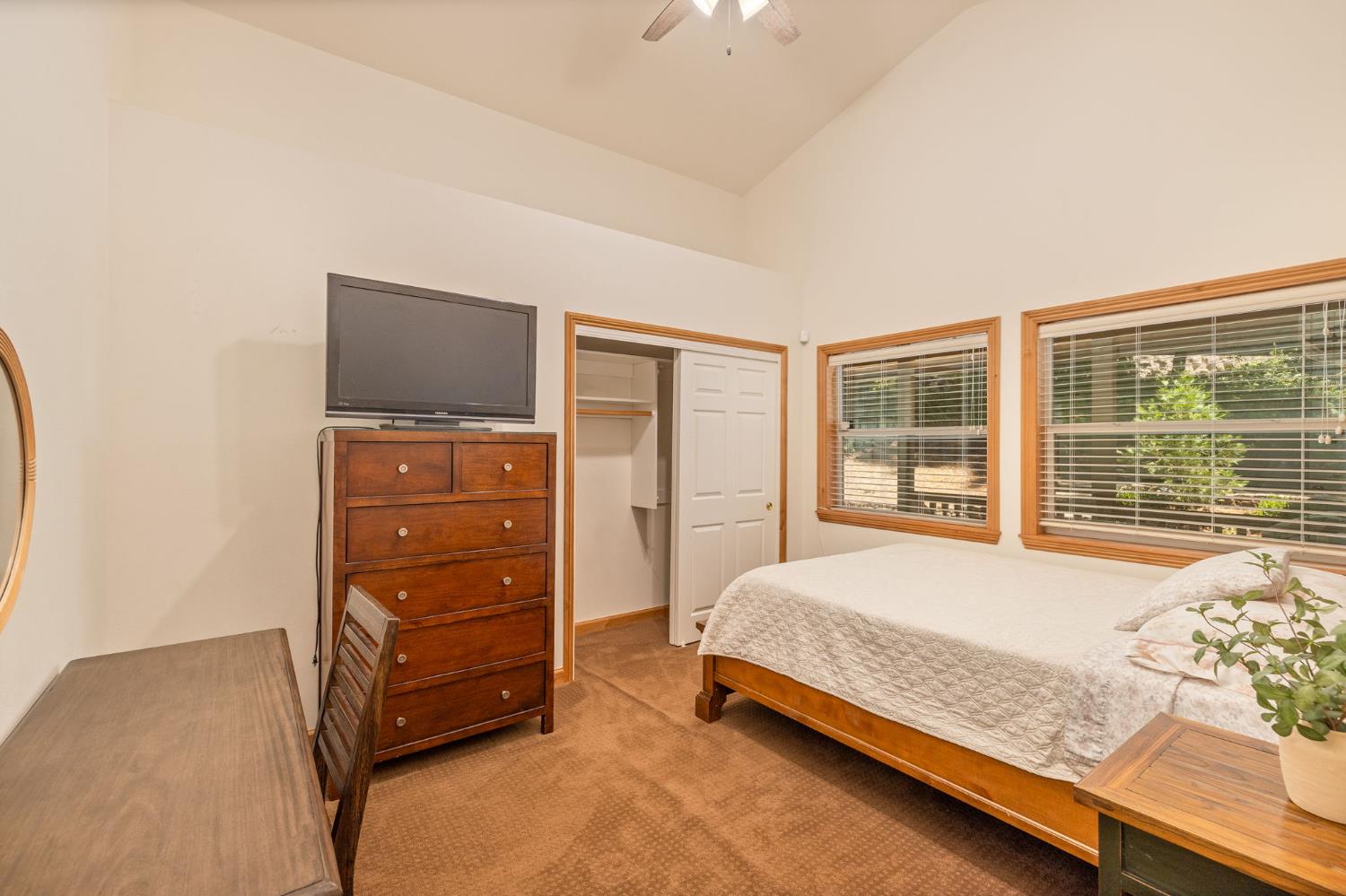39964 N Cedar Vista Circle, Bass Lake, CA 93604