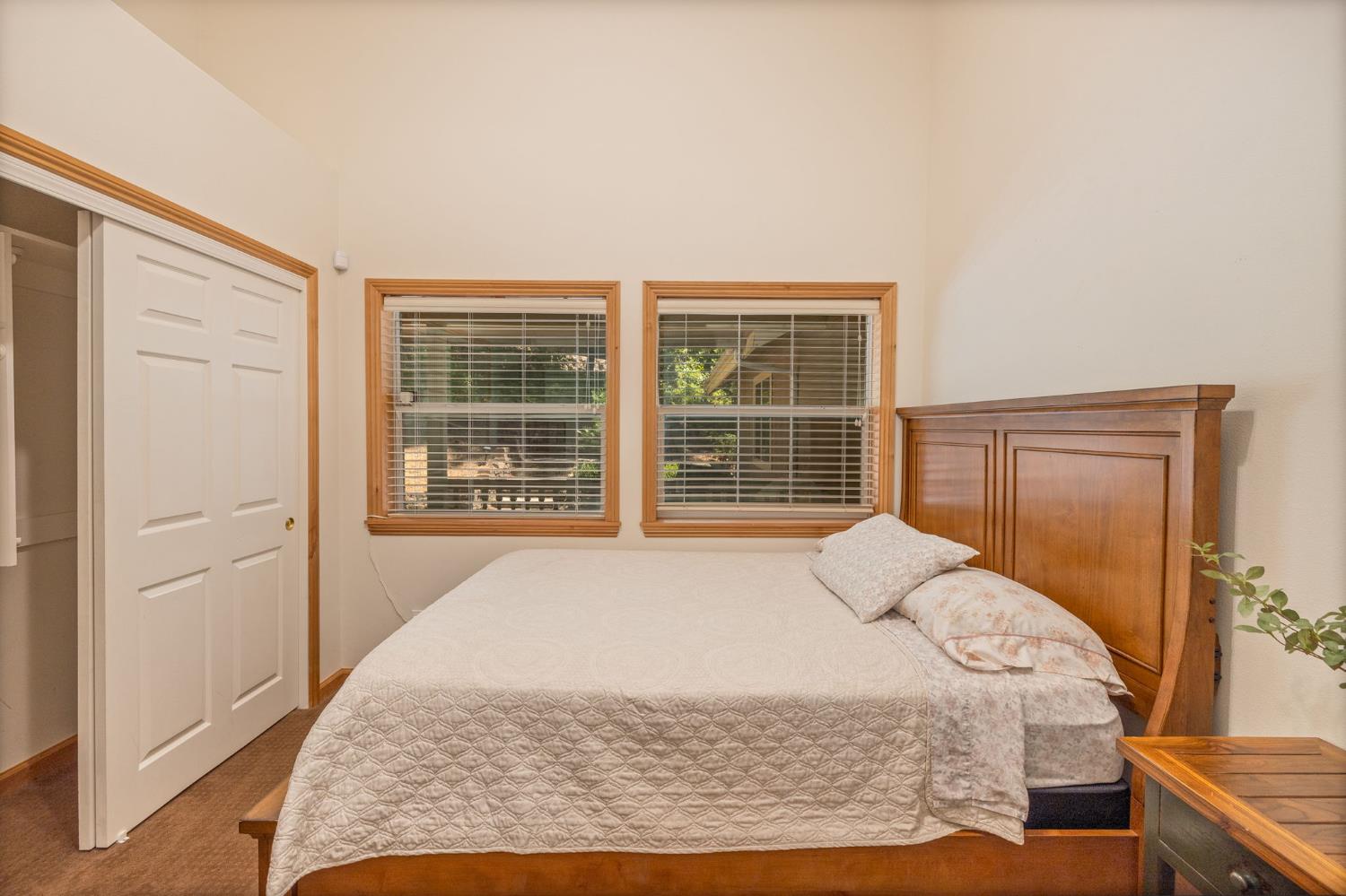39964 N Cedar Vista Circle, Bass Lake, CA 93604