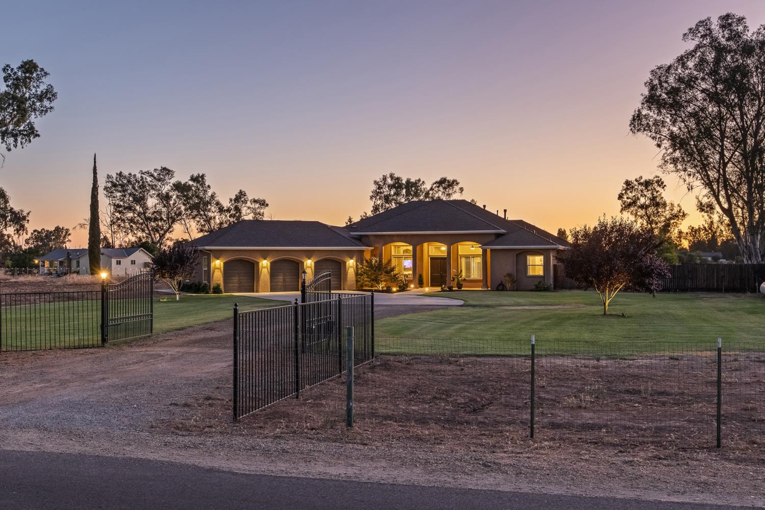3775 N Indianola Ave, Sanger, CA 93657