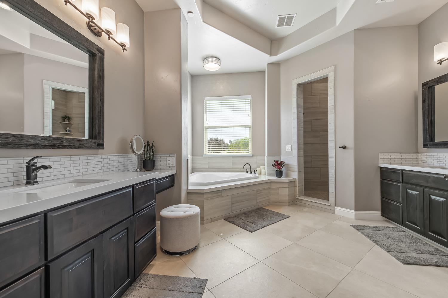3775 N Indianola Ave, Sanger, CA 93657
